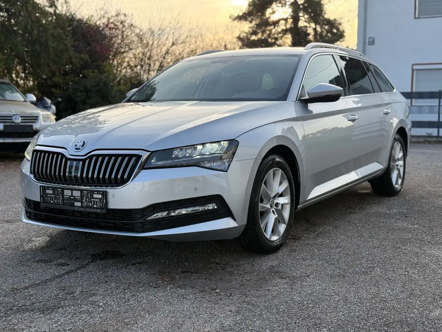 Skoda Superb Combi Ambition 1.5 DSG*Navi*SZ*LED* Silber - 1
