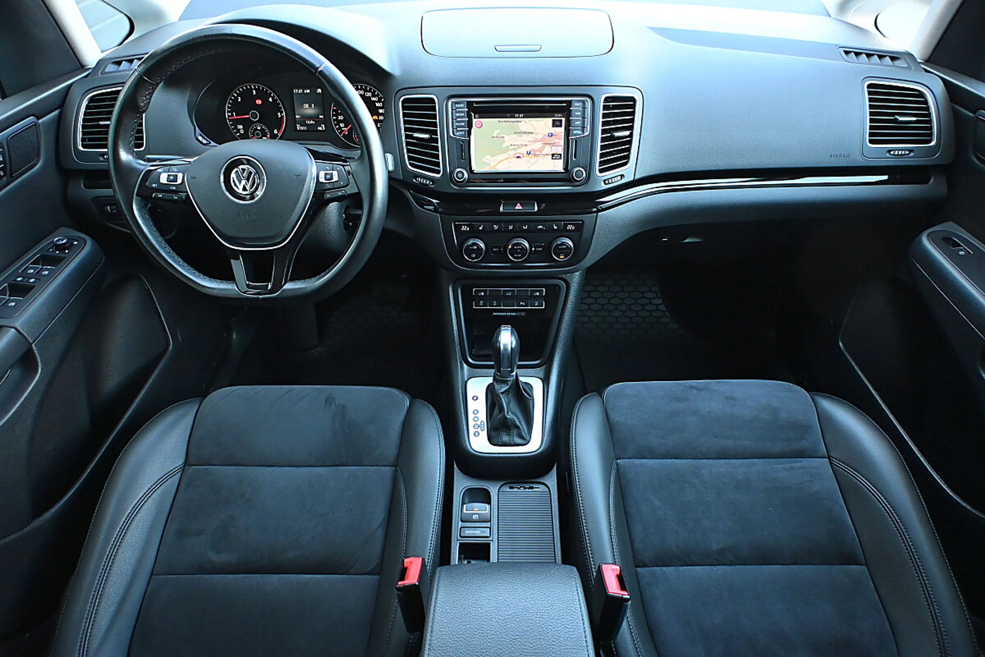 Volkswagen Sharan Business+ SCR 2,0 TDI DSG 7 Sitze ACC, AHK schw... — photo 12