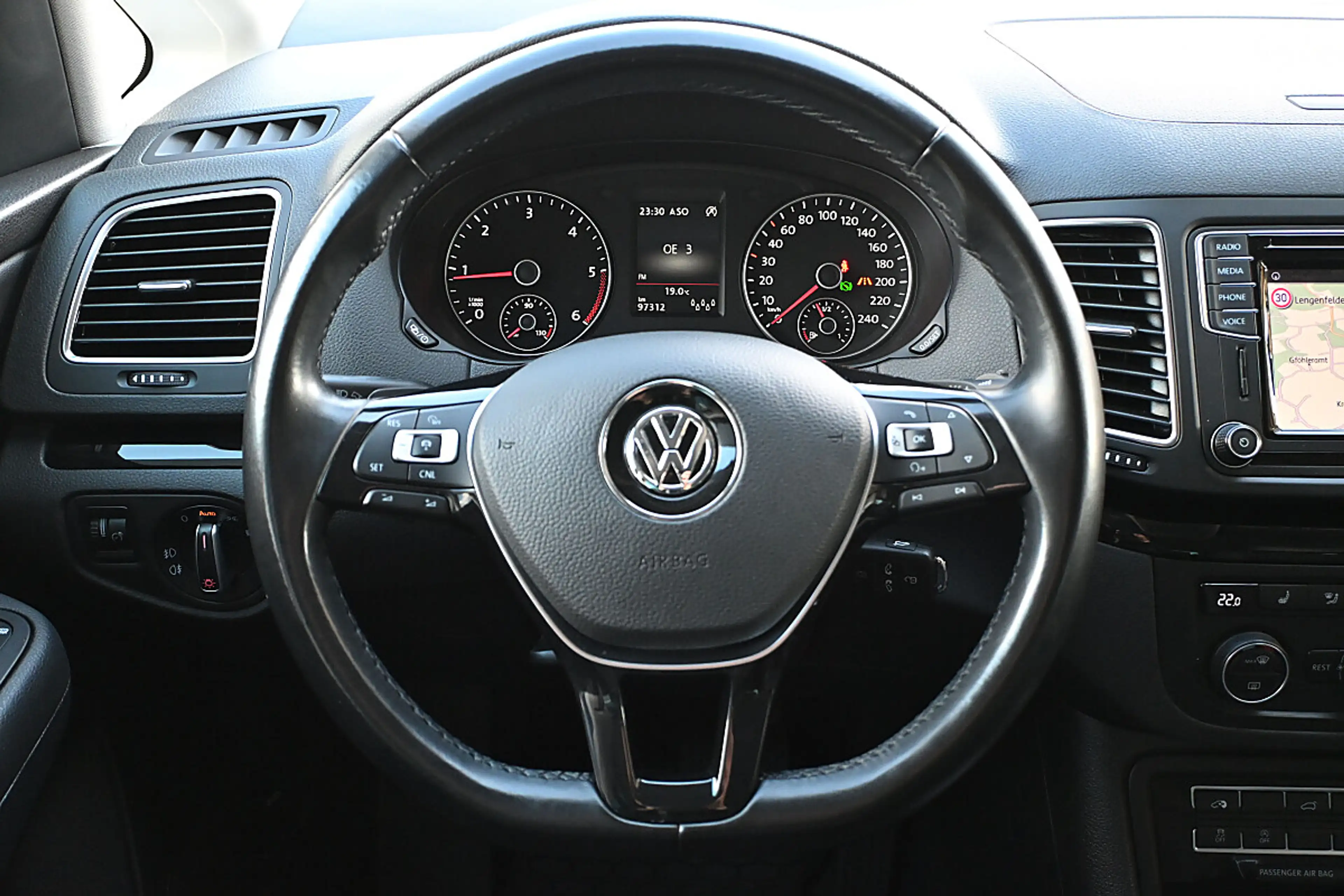 Volkswagen Sharan Business+ SCR 2,0 TDI DSG 7 Sitze ACC, AHK schw... — photo 13