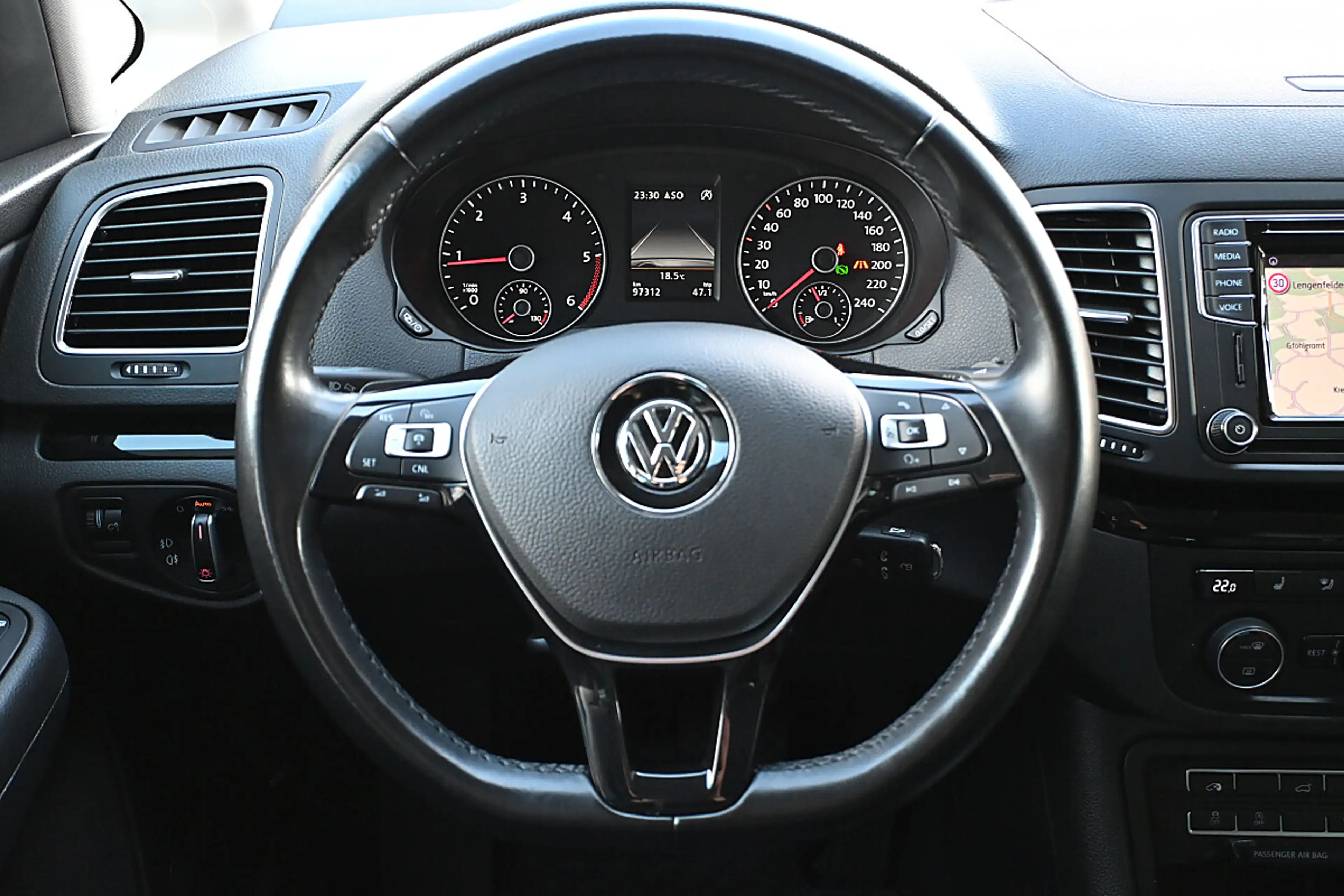 Volkswagen Sharan Business+ SCR 2,0 TDI DSG 7 Sitze ACC, AHK schw... — photo 14