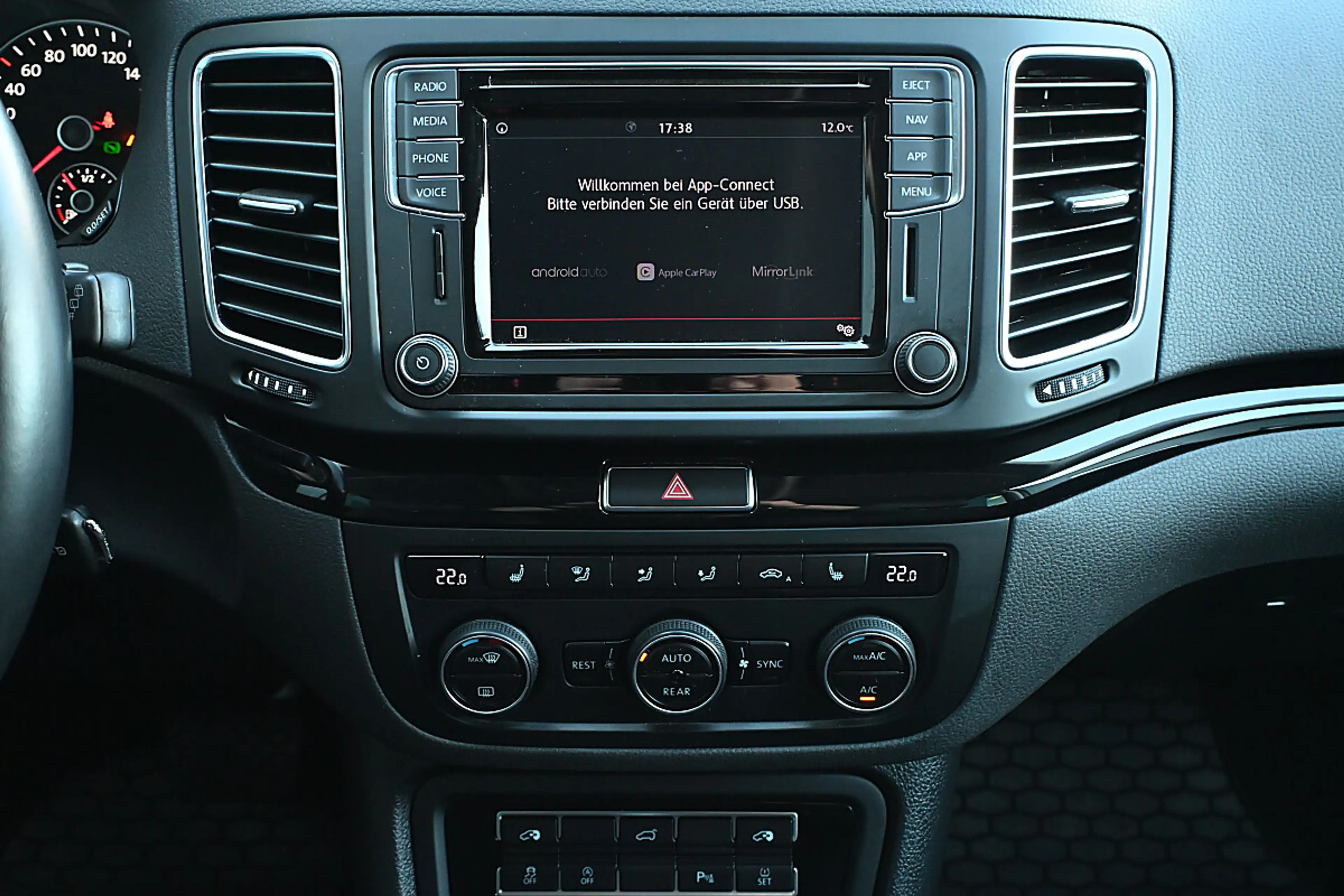 Volkswagen Sharan Business+ SCR 2,0 TDI DSG 7 Sitze ACC, AHK schw... — photo 15