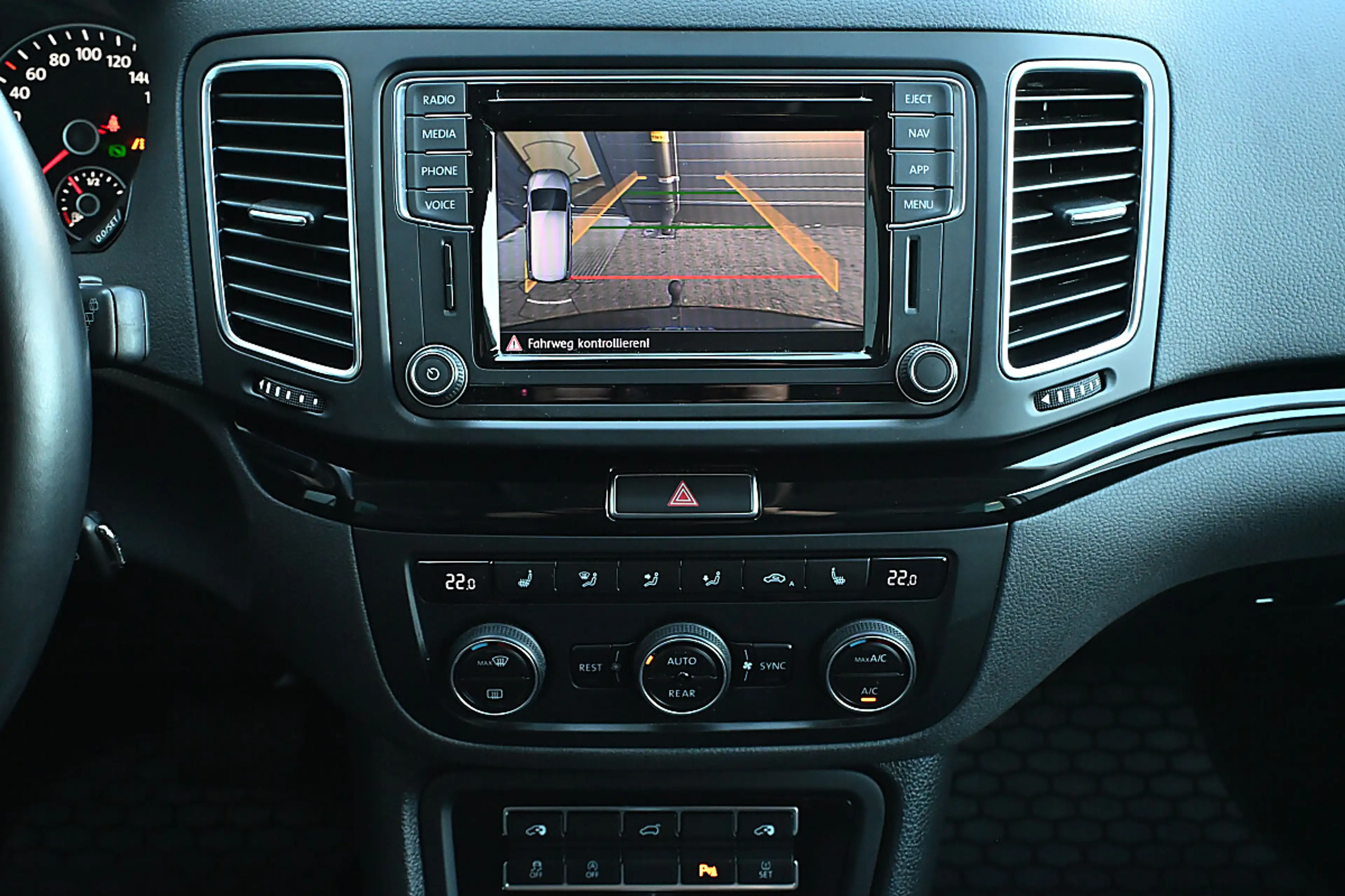 Volkswagen Sharan Business+ SCR 2,0 TDI DSG 7 Sitze ACC, AHK schw... — photo 6