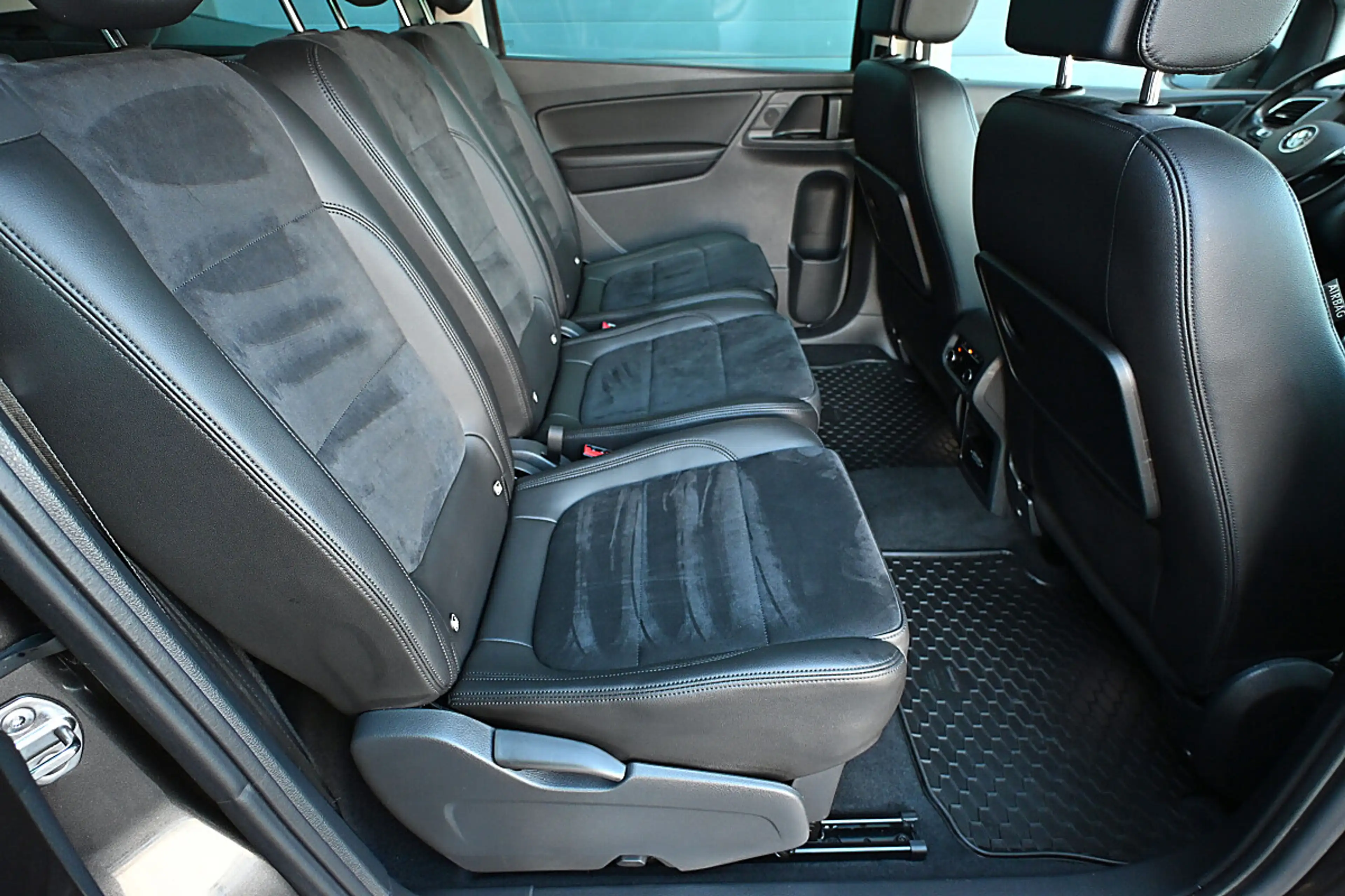 Volkswagen Sharan Business+ SCR 2,0 TDI DSG 7 Sitze ACC, AHK schw... — photo 10