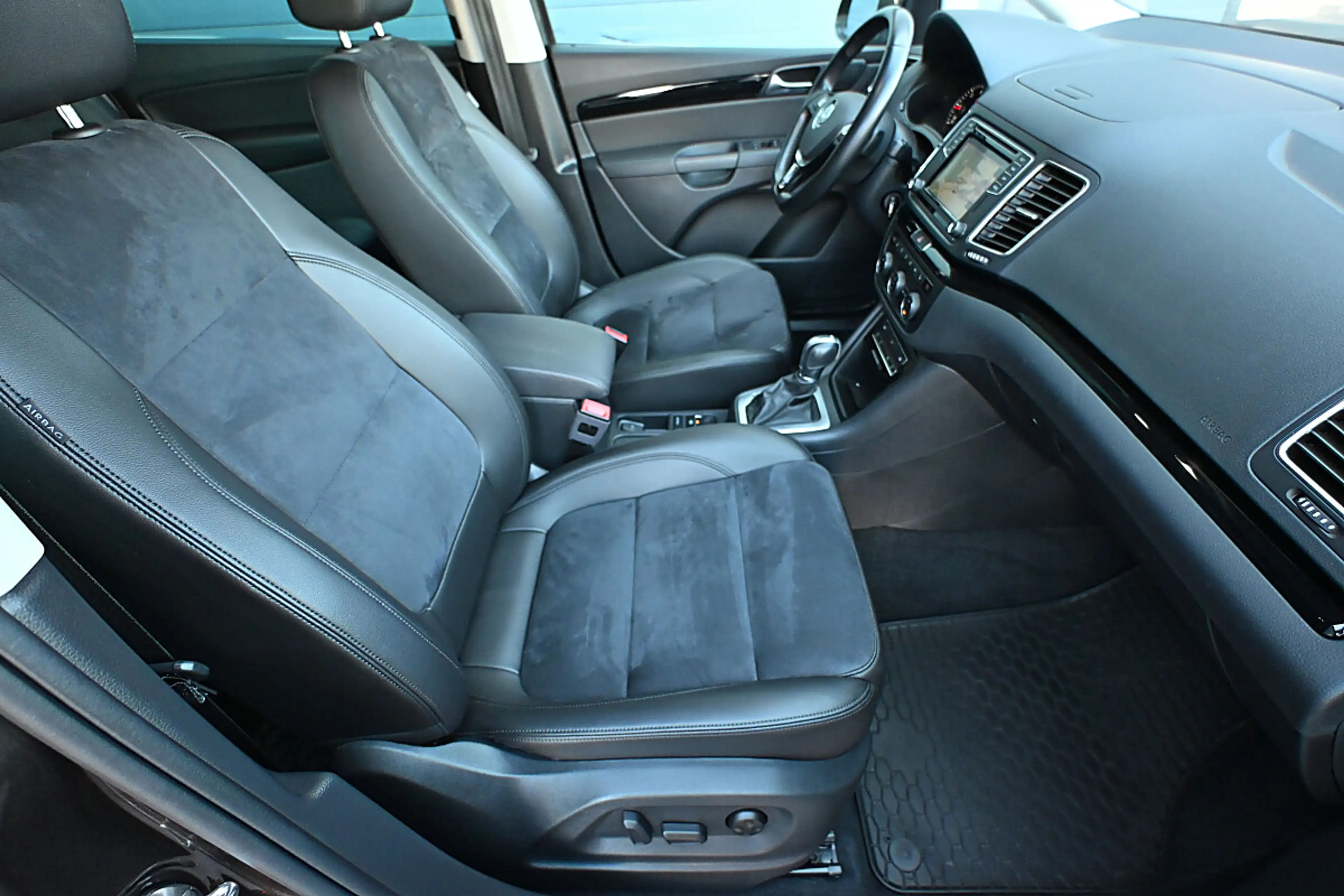 Volkswagen Sharan Business+ SCR 2,0 TDI DSG 7 Sitze ACC, AHK schw... — photo 9
