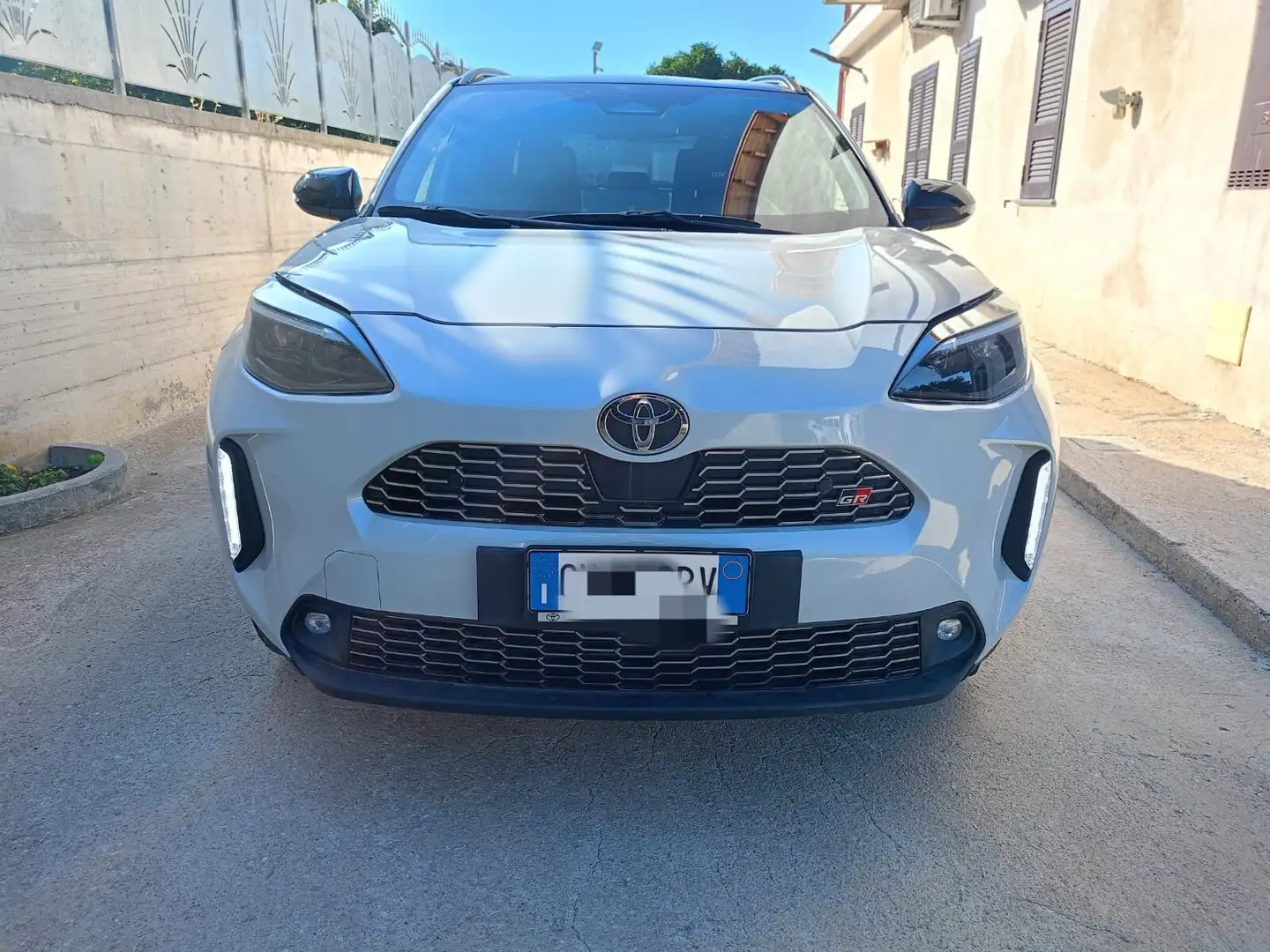 Toyota Yaris Yaris 1.5 130 Hybrid 5 porte GR Sport Gris - 2