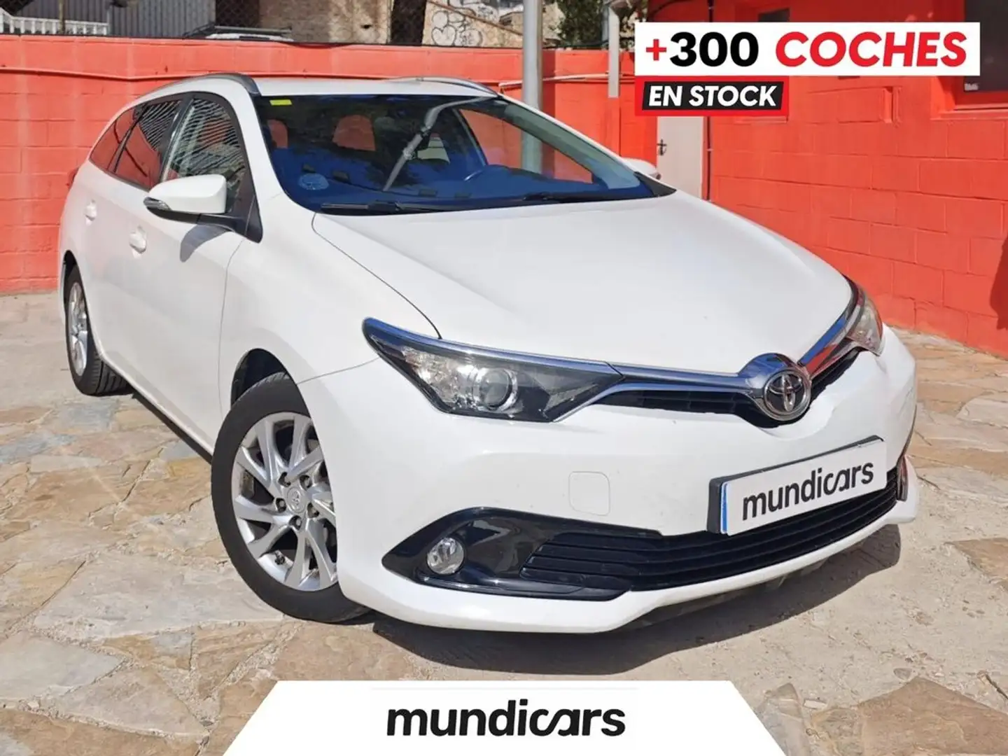 Toyota Auris Touring Sports 120T Active Blanco - 1