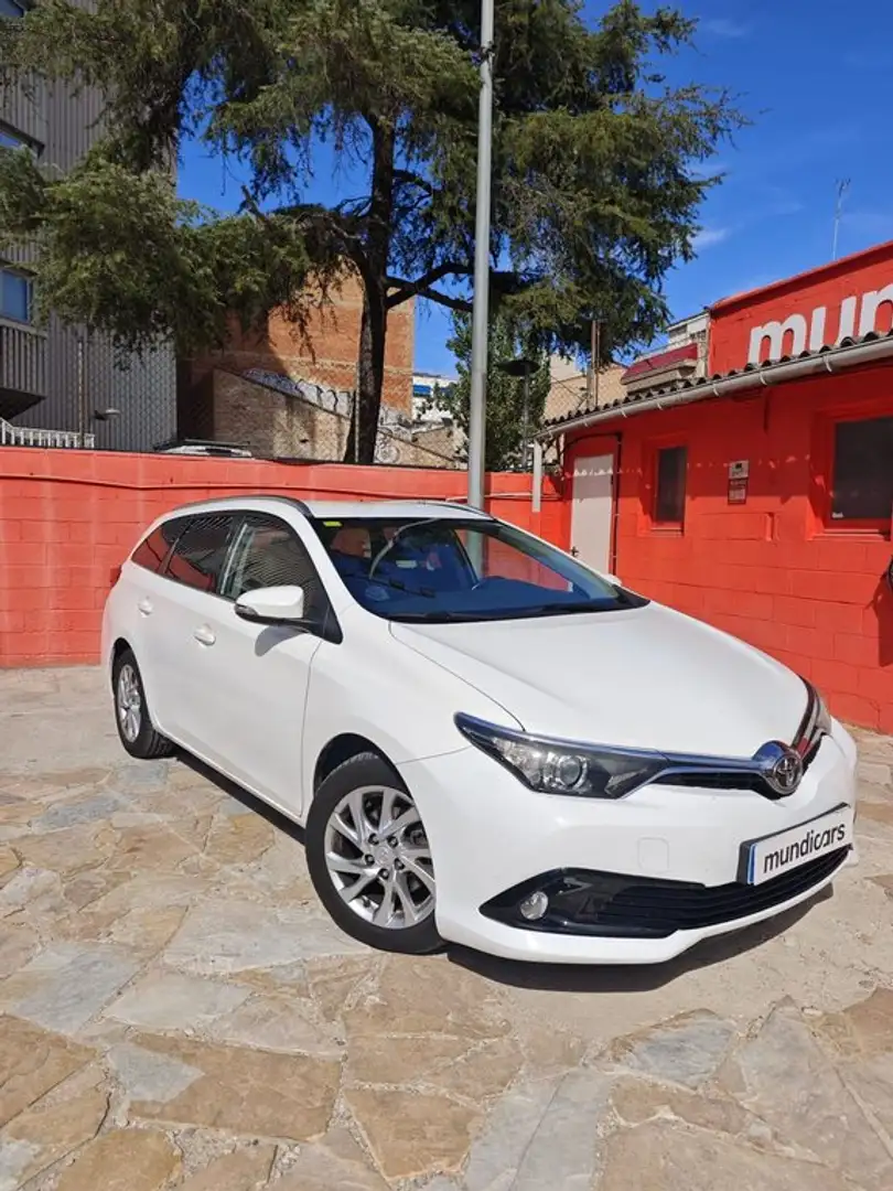 Toyota Auris Touring Sports 120T Active Blanco - 2