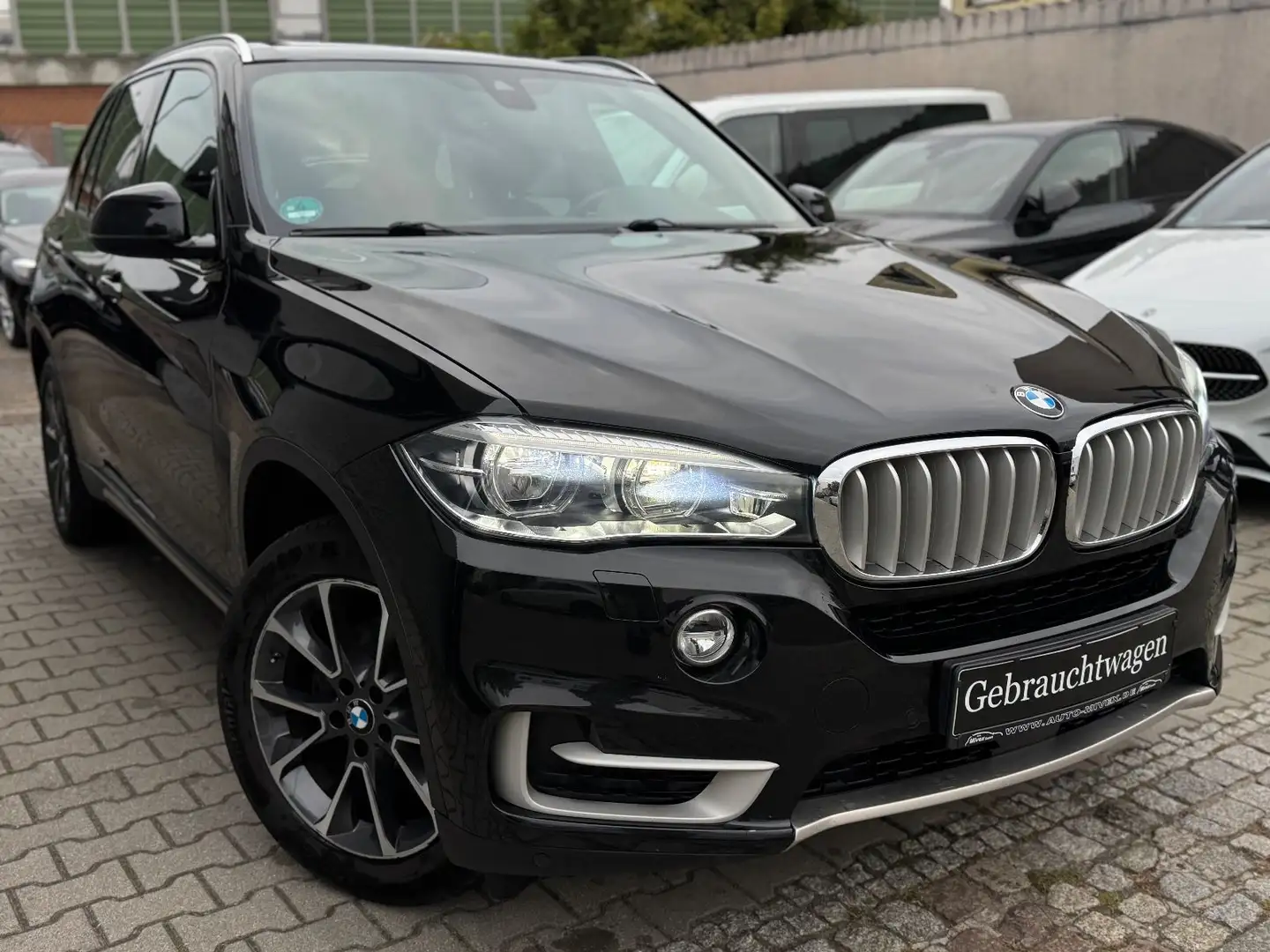BMW X5 xDrive 30 d 1.Hand PANO HeadUp LED AHK Noir - 2