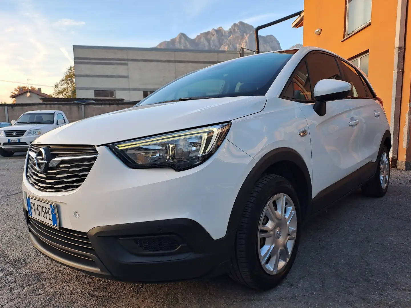Opel Crossland X 1.5 D 102 cv *OK NEOPATENTATI* E6 Bianco - 1