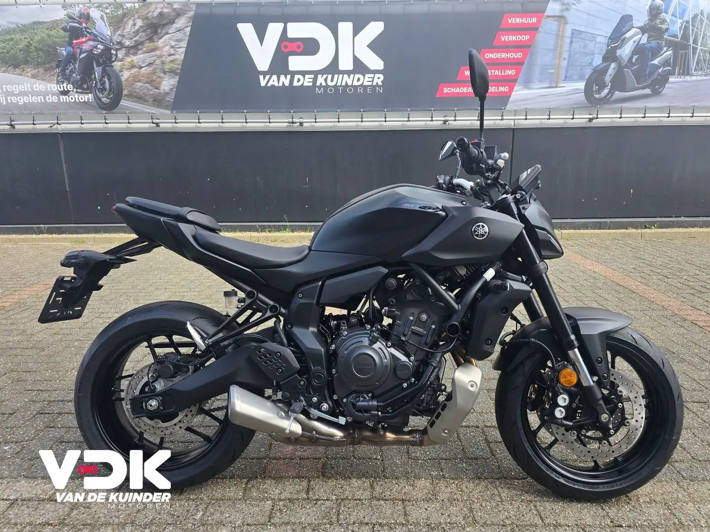 Yamaha MT-07 Y-AMT Schwarz - 1