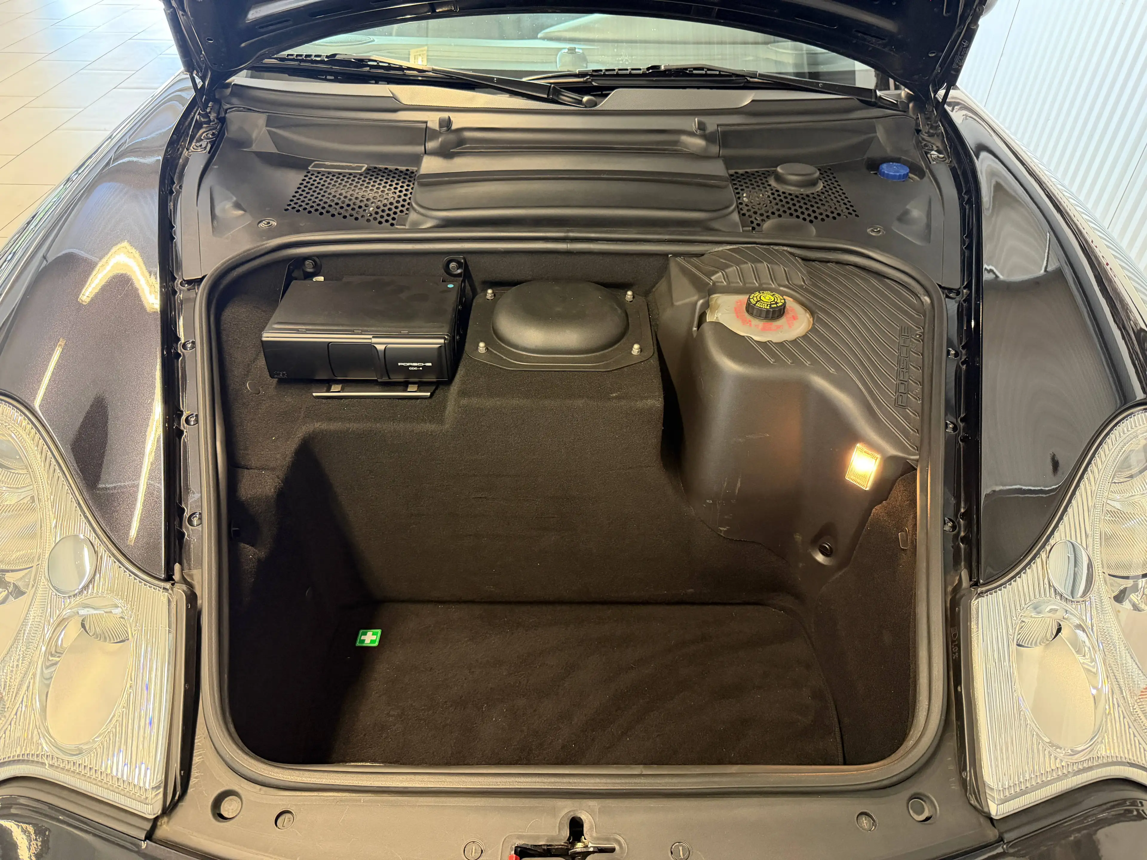 Porsche 996 911 Coupe 911 Carrera 4S — photo 5