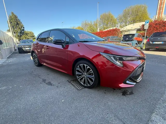 Toyota Corolla 1.8 Hybrid Berlina