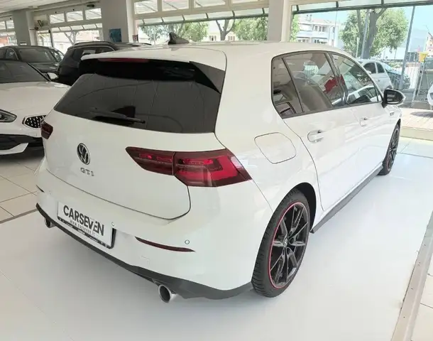 Volkswagen Golf view 5