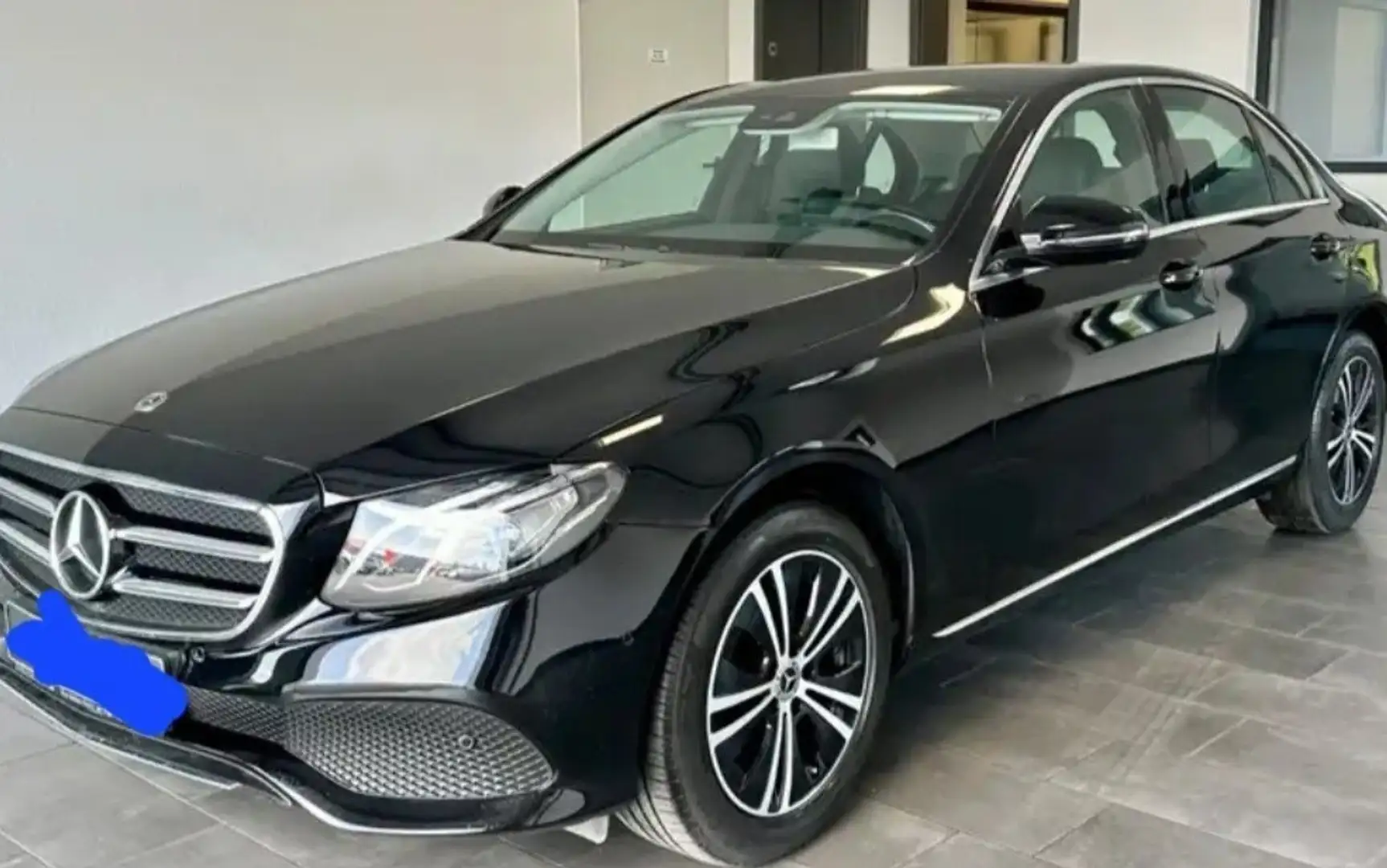 Mercedes-Benz E 220 d Aut. Schwarz - 1