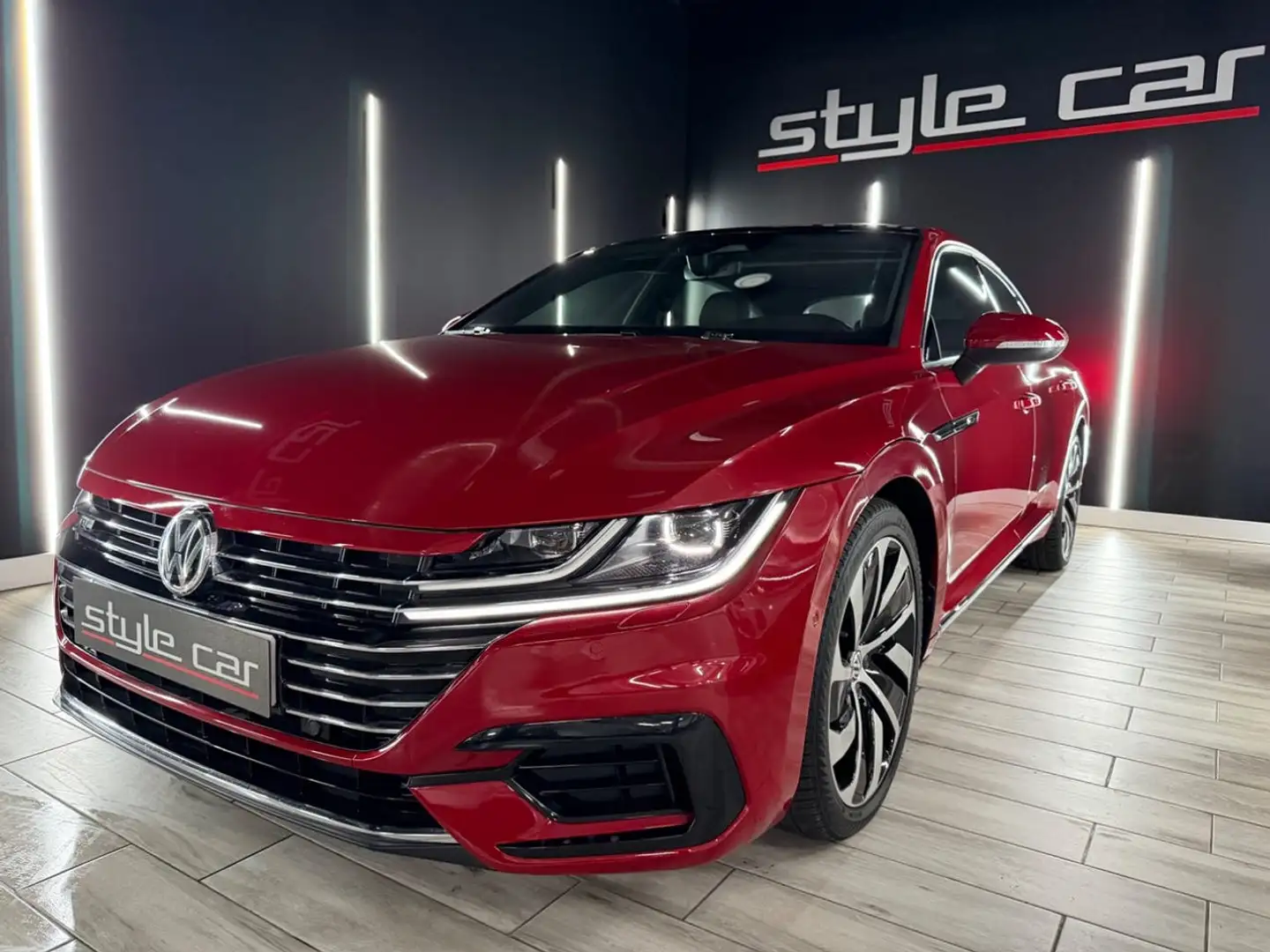 Volkswagen Arteon 2.0TDI R-Line DSG7 110kW Burdeos - 1