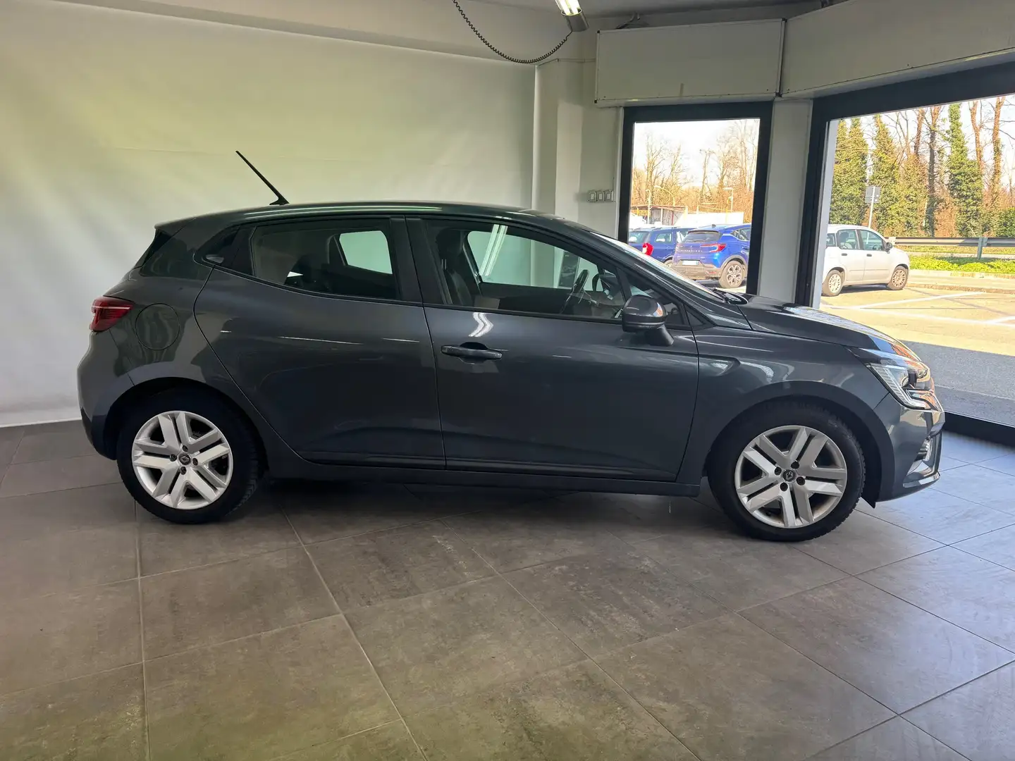 Renault Clio Clio 1.0 tce Zen 90cv my21 Gris - 2