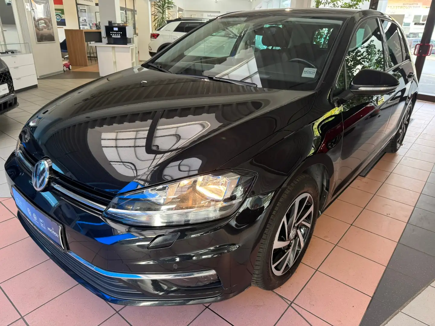Volkswagen Golf VII 1.0 TSI Join Navi+Sitzheizung Noir - 2