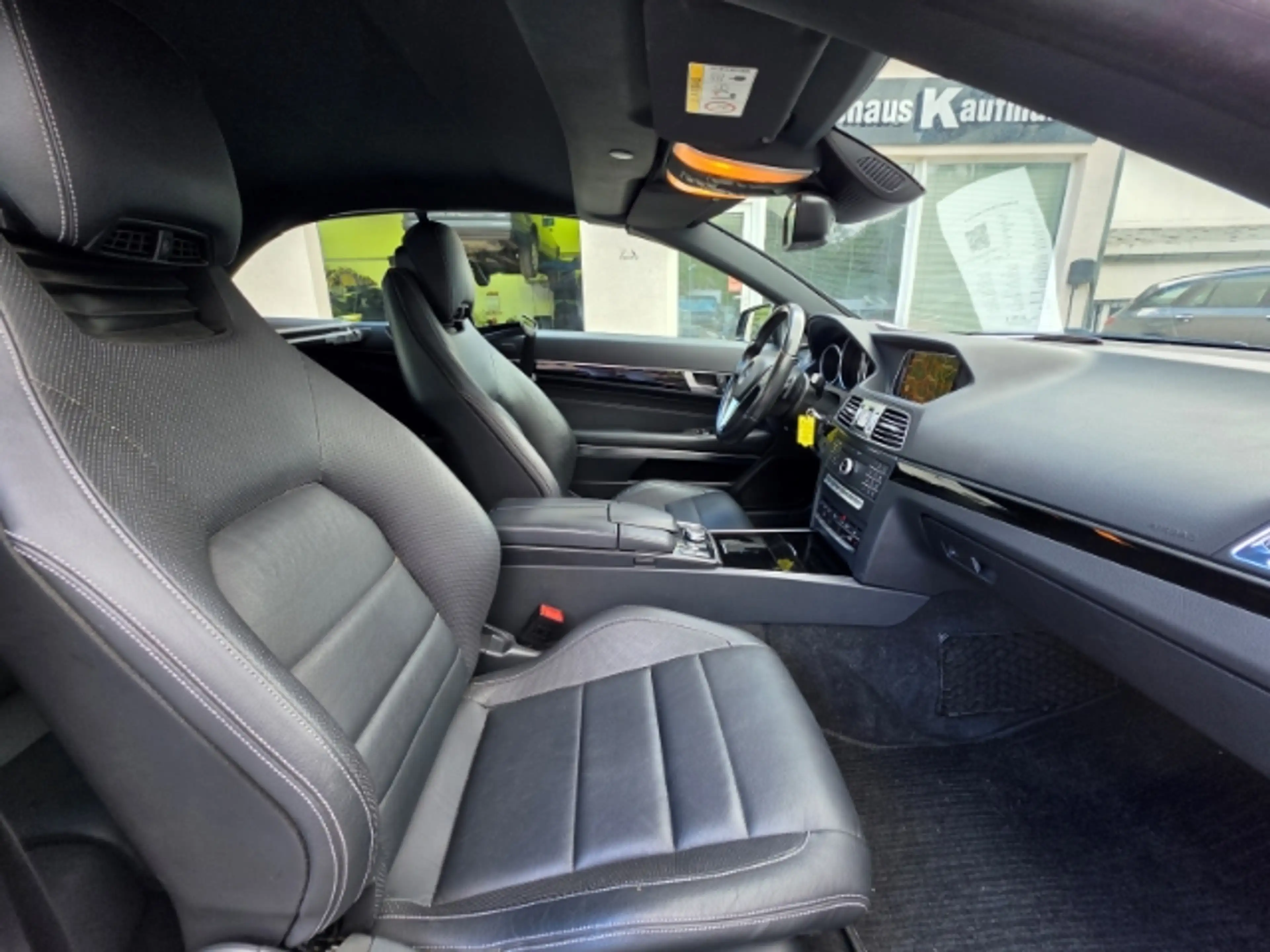 Mercedes-Benz E 350 Cabrio BlueTec d — photo 9
