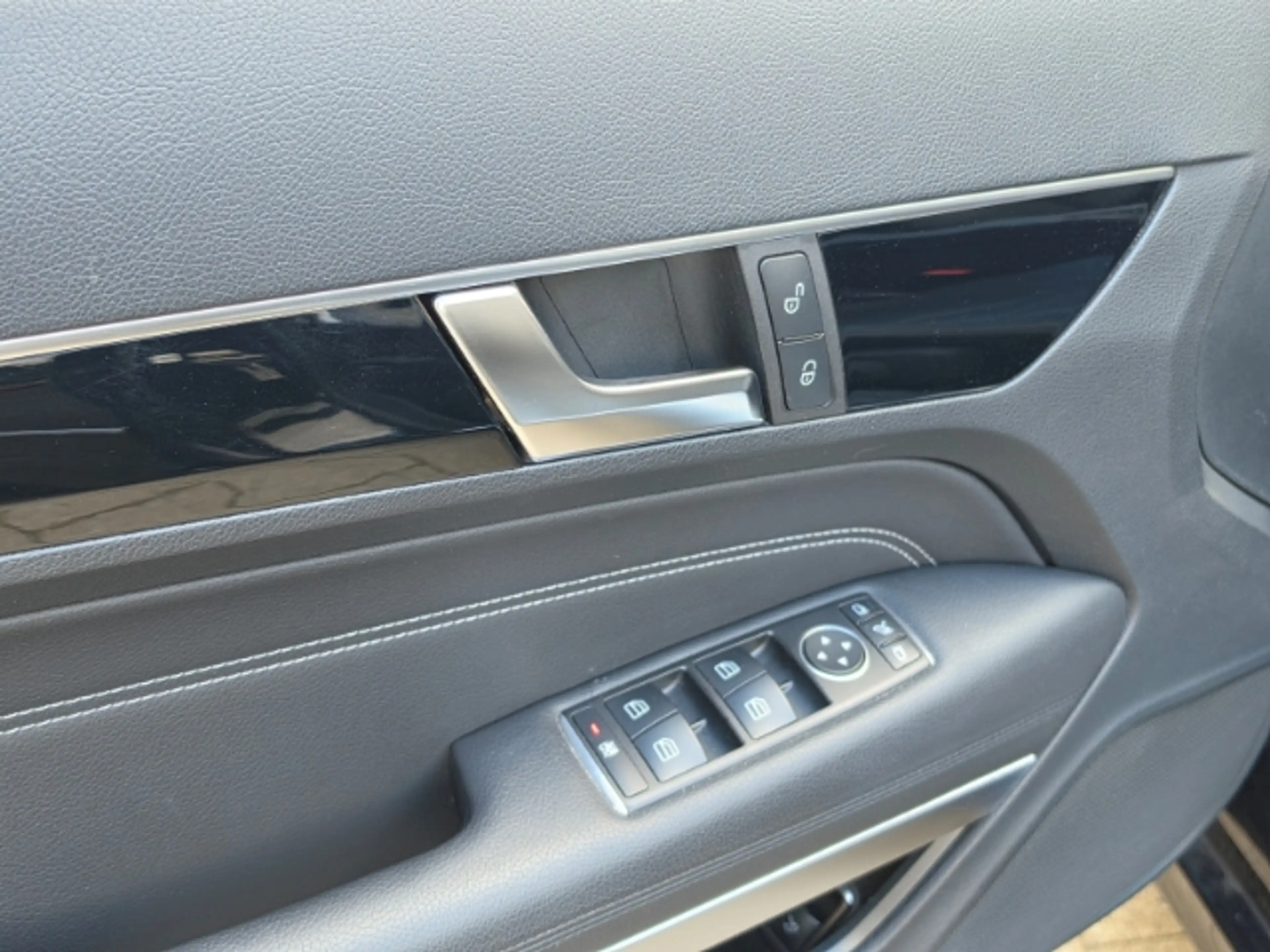 Mercedes-Benz E 350 Cabrio BlueTec d — photo 15