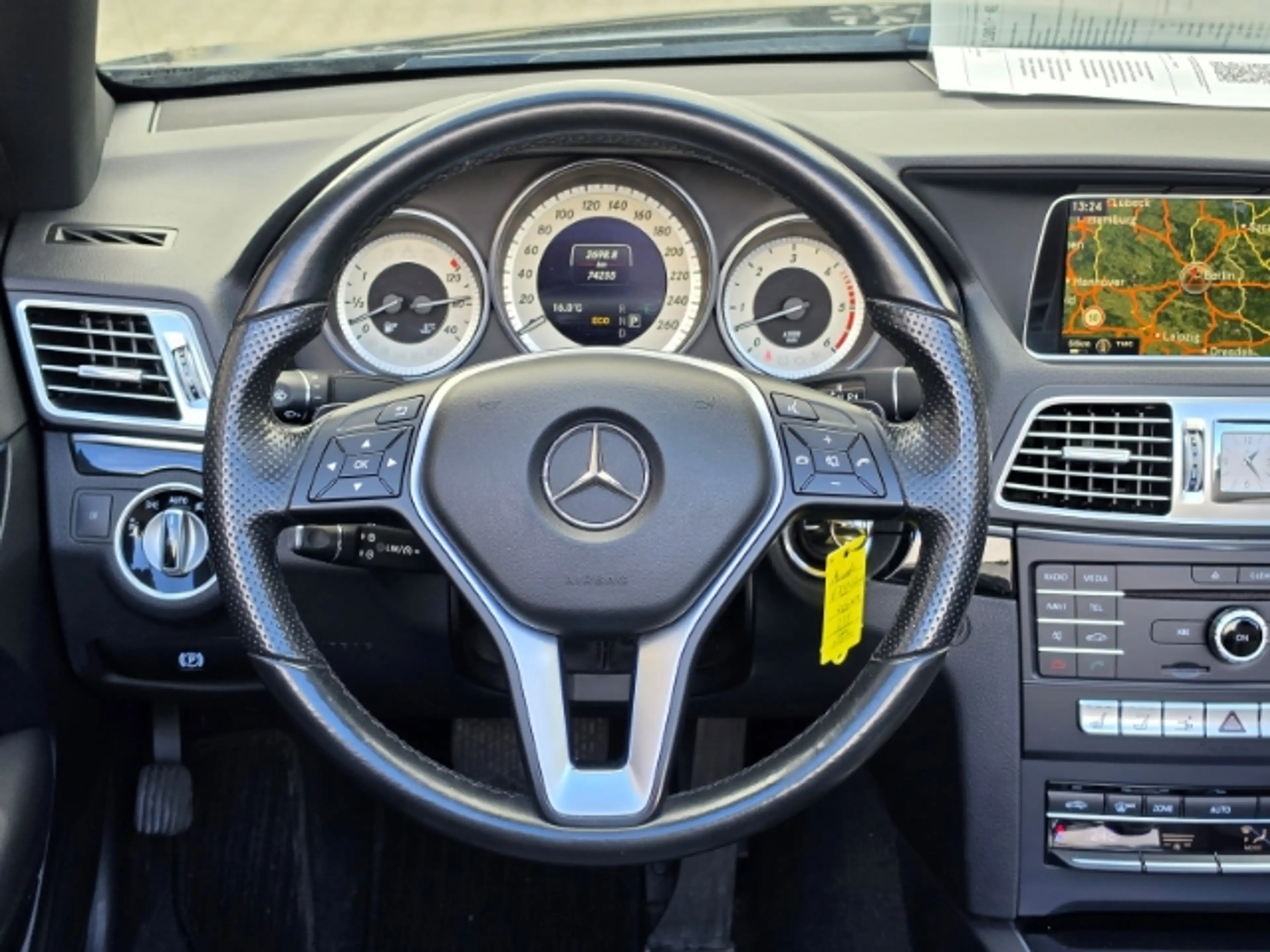 Mercedes-Benz E 350 Cabrio BlueTec d — photo 12
