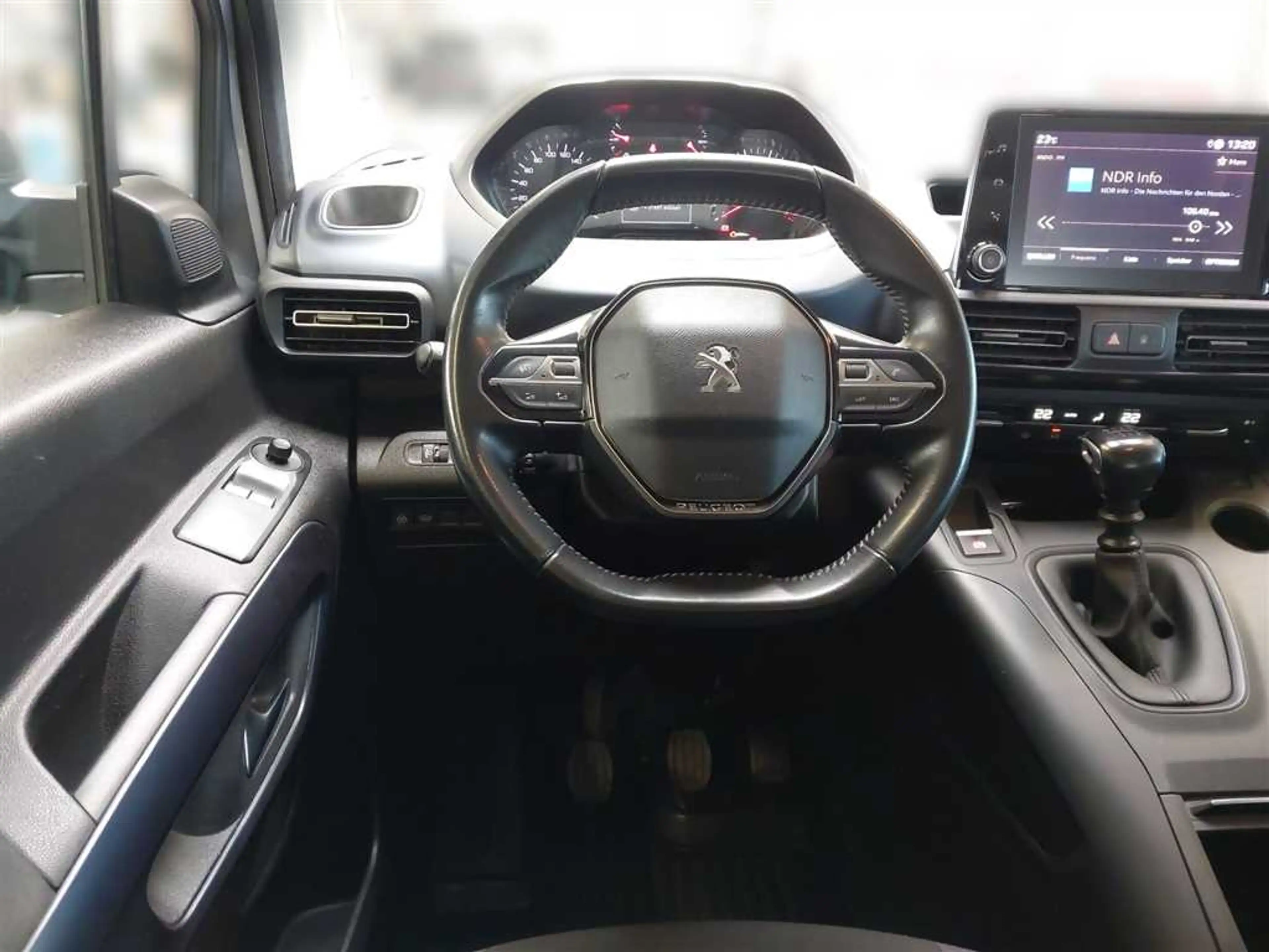 Peugeot Rifter Kombi Allure 1.2 PureTech 110 L1 — photo 9
