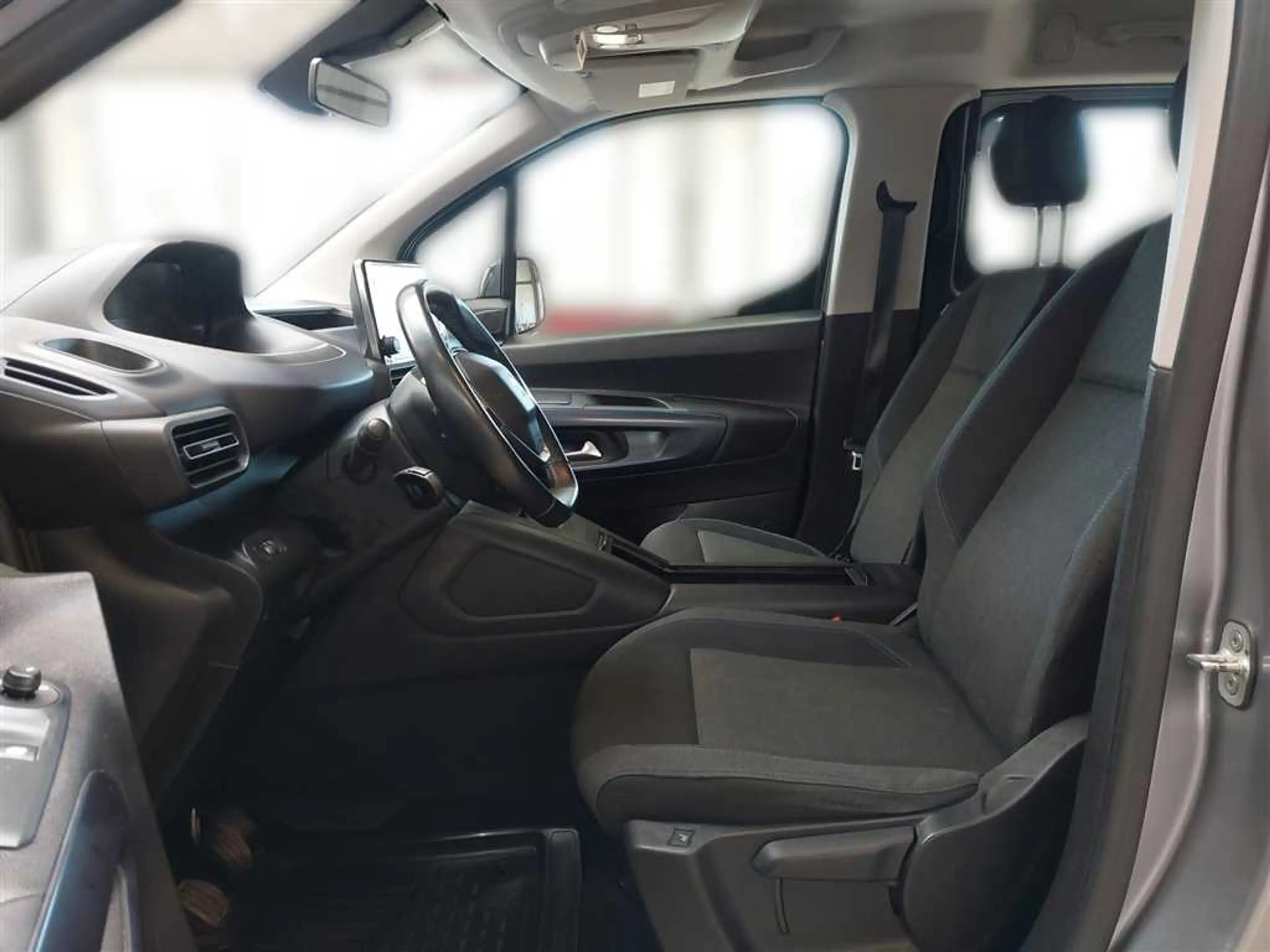 Peugeot Rifter Kombi Allure 1.2 PureTech 110 L1 — photo 8