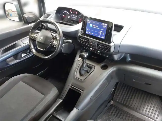 Peugeot Rifter view 15
