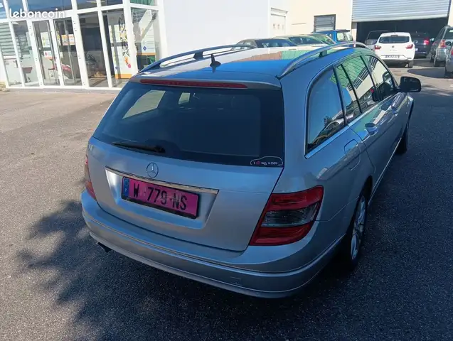 Mercedes-Benz C-Class view 5