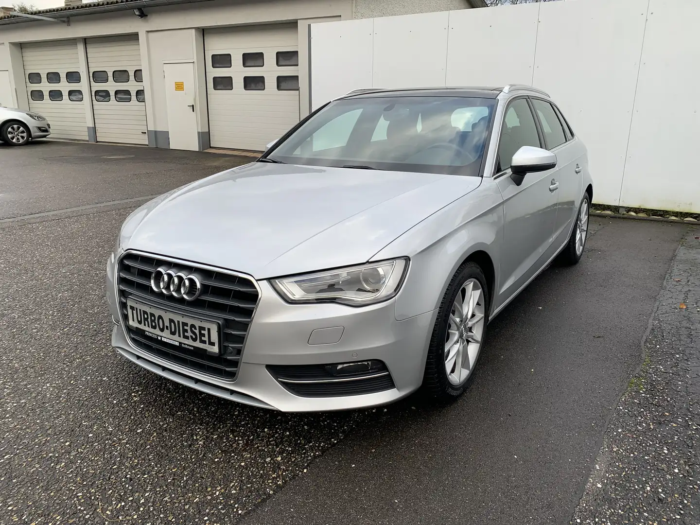 Audi A3 A3 Sportback 1.6 TDI Ambiente *Leder*Xenon*Navi* Argento - 1