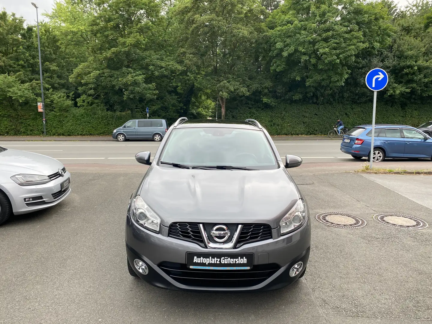 Nissan Qashqai 2.0 I-Way NAVI KAMERA 18"ALU KLIMATRONIC TEMPOMAT Grau - 2
