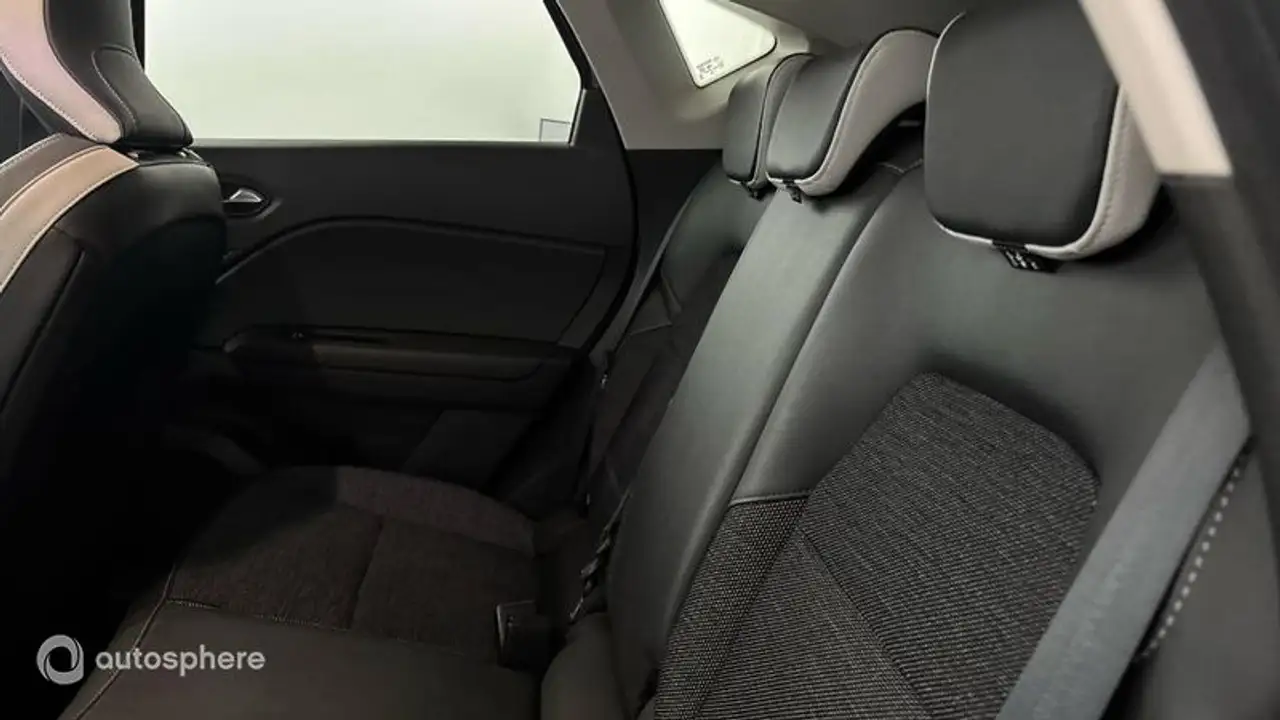 Renault Captur — photo 13