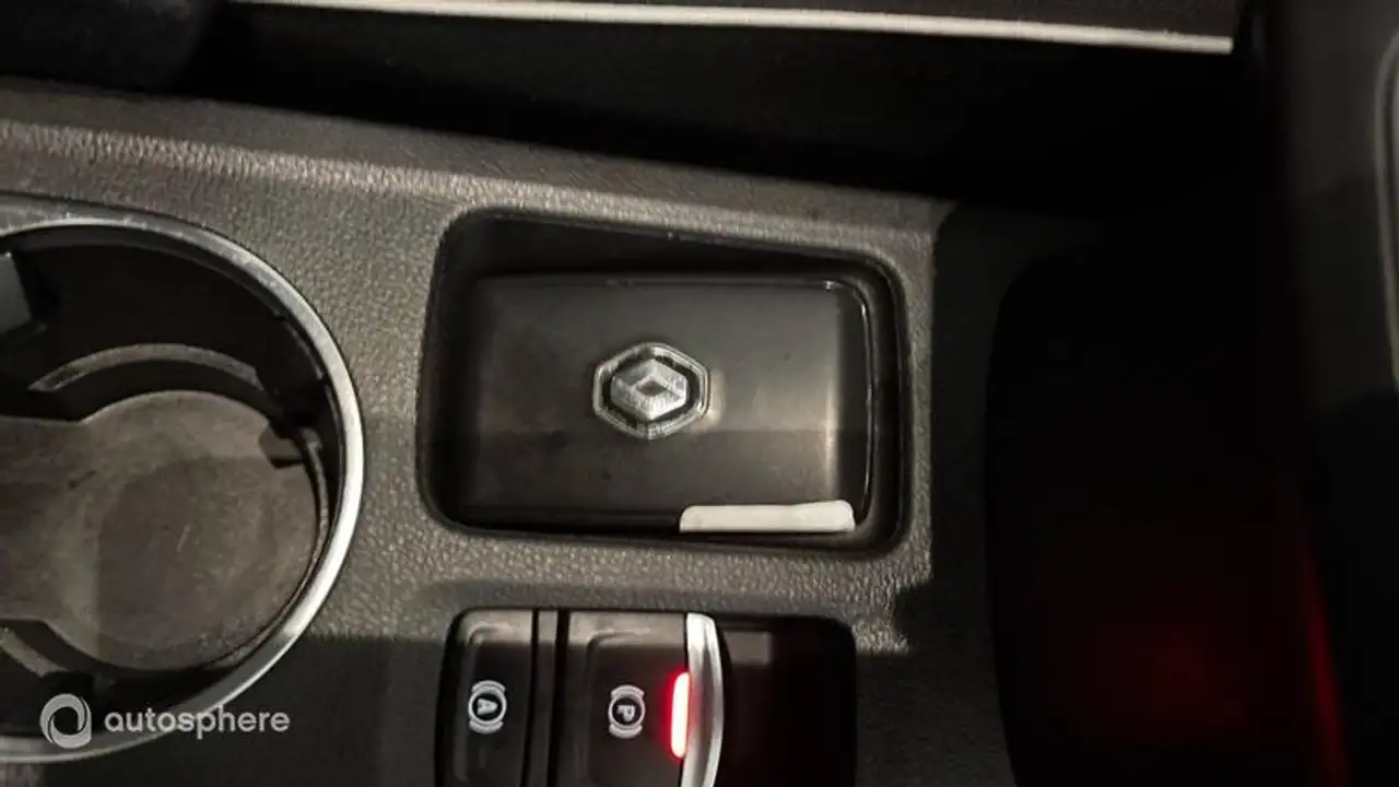 Renault Captur — photo 16