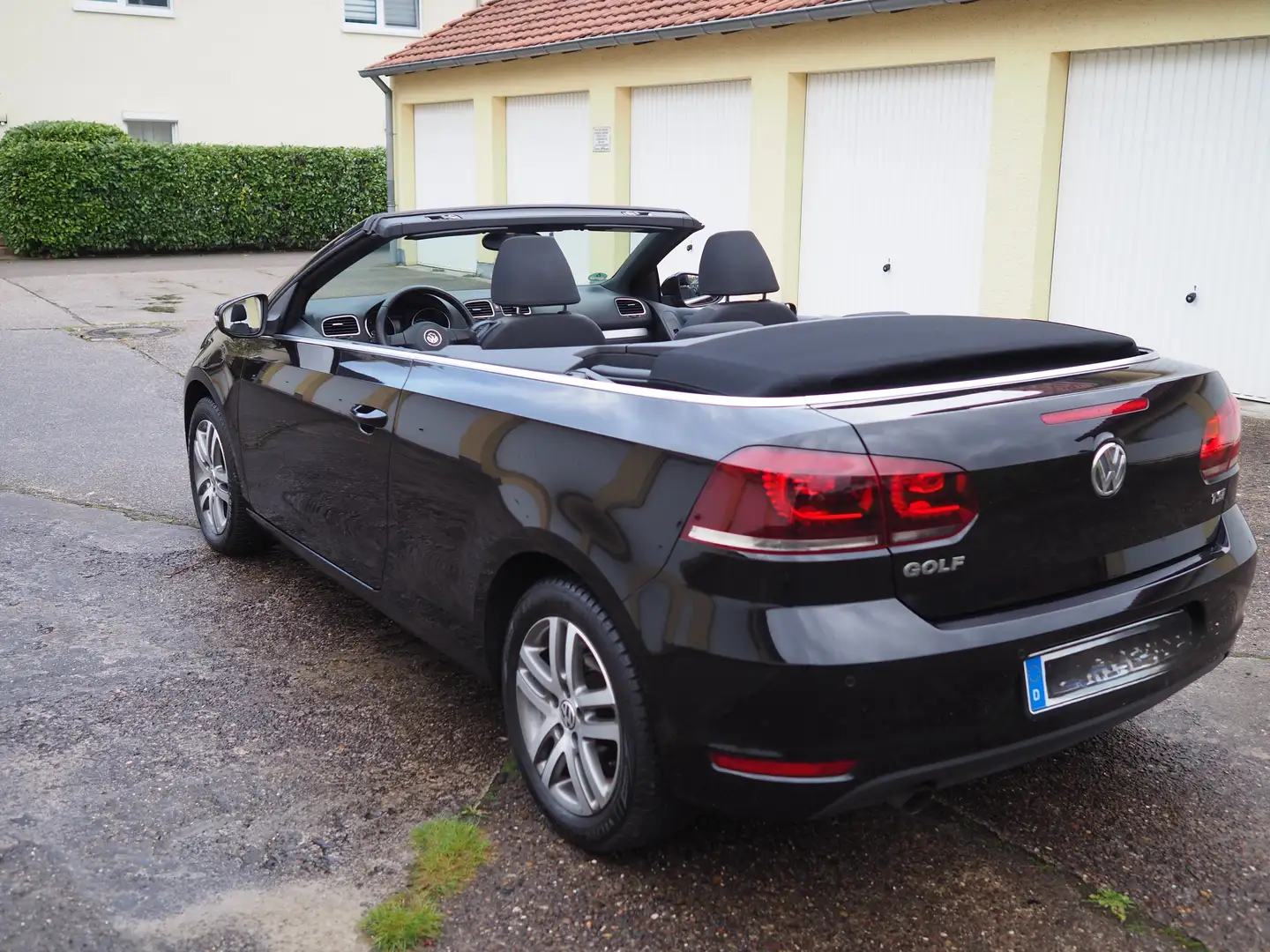 Volkswagen Golf Cabriolet Golf VI Cabrio 1.2 TSI PDC, ALU, SHZ, MFA Topzust. Чорний - 1