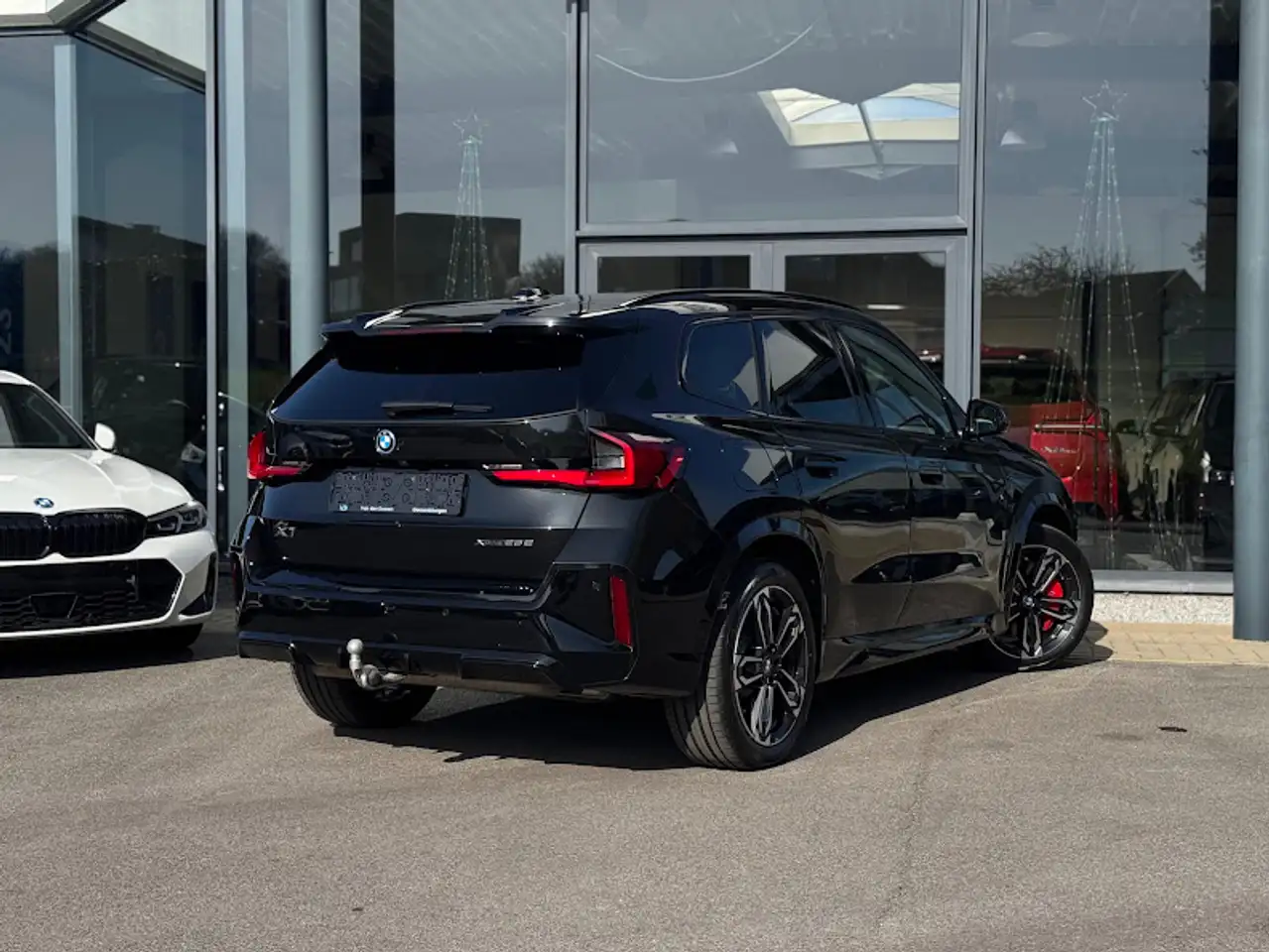 BMW X1 xDrive25e M Sport Pro / PANO / TRKHK / BLIND / MEM 6