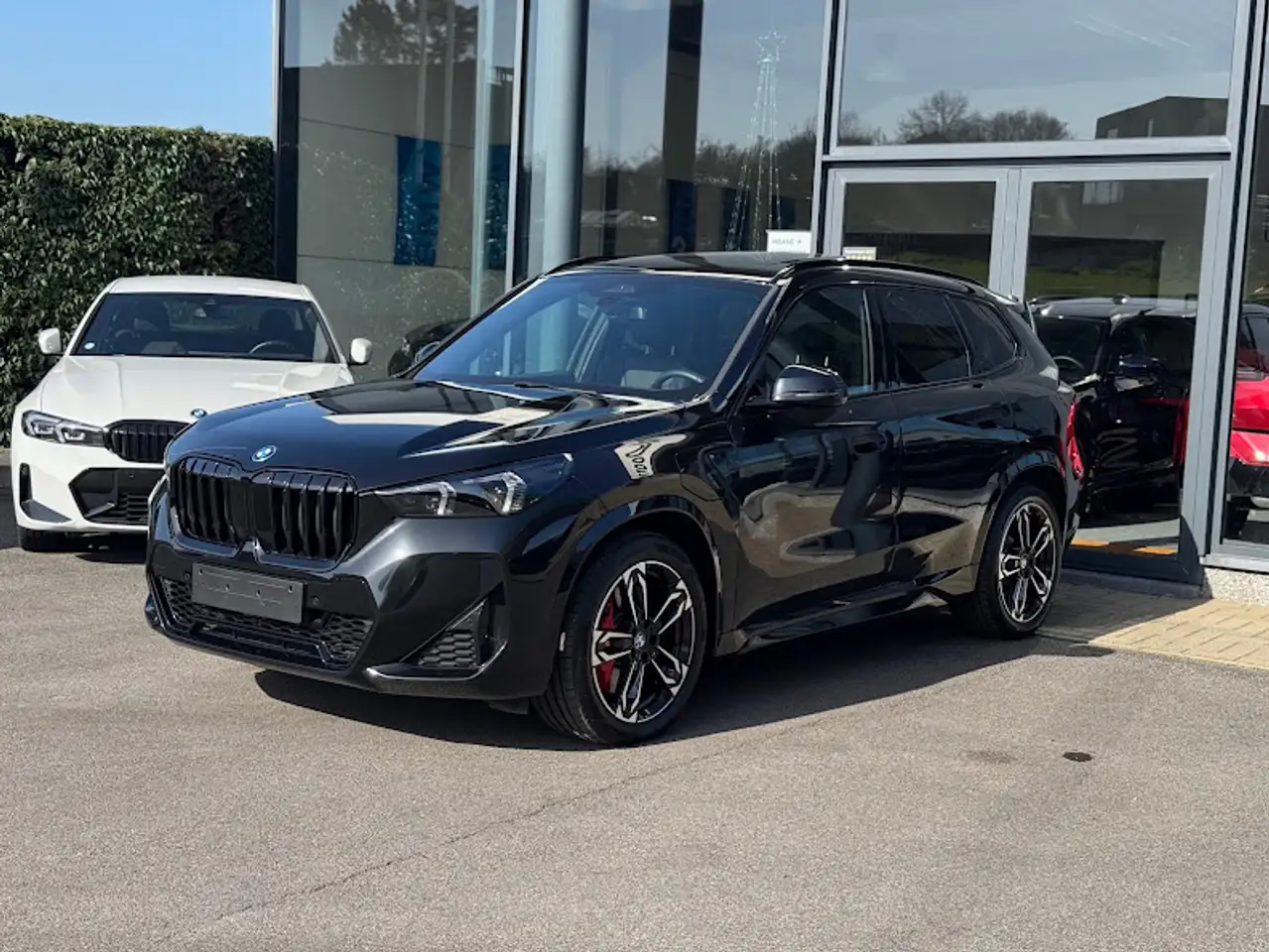 BMW X1 xDrive25e M Sport Pro / PANO / TRKHK / BLIND / MEM 2