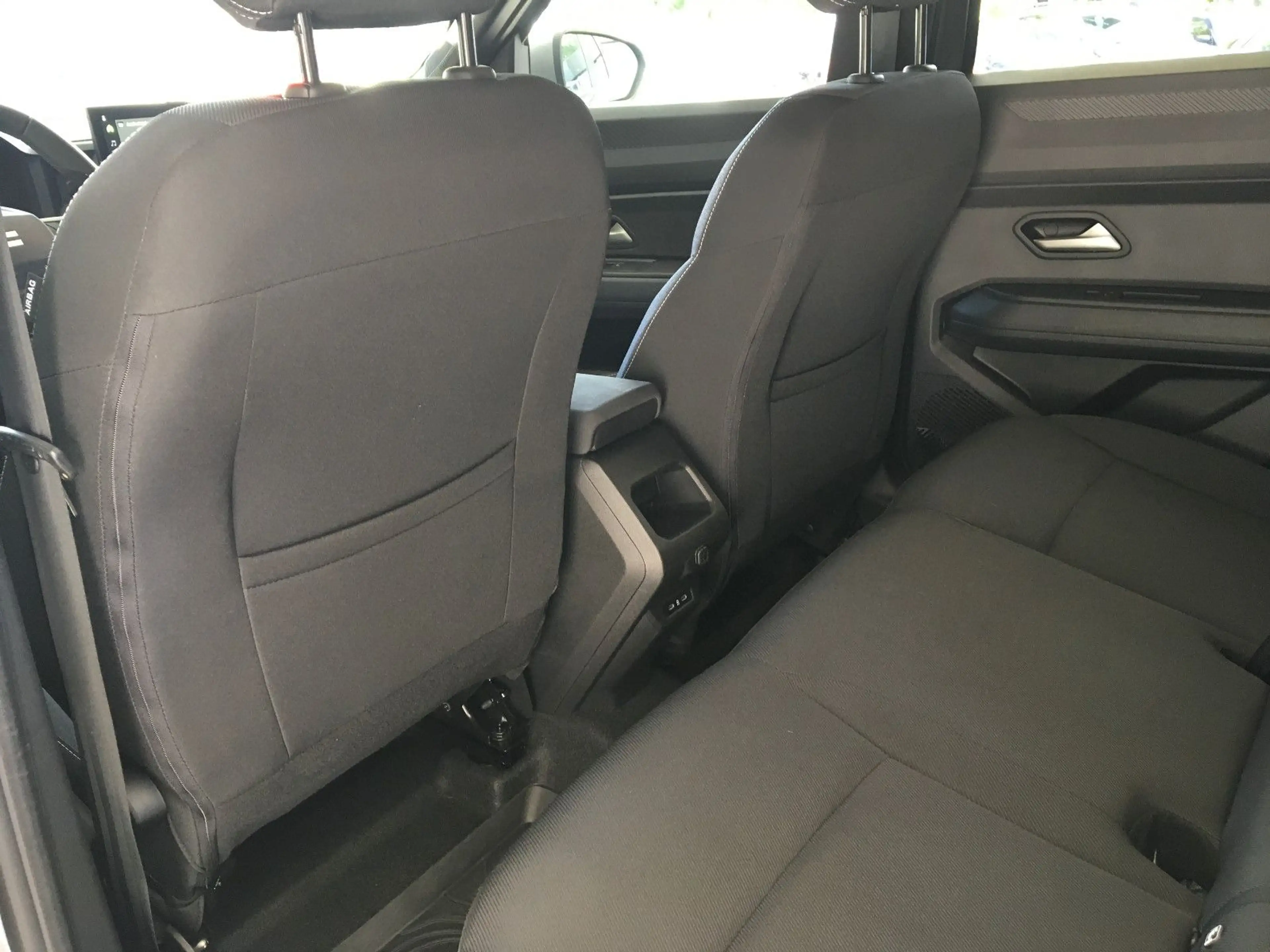 Dacia Duster III TCe 130 Journey/1.Hd/LED/Navi/Temp — photo 12