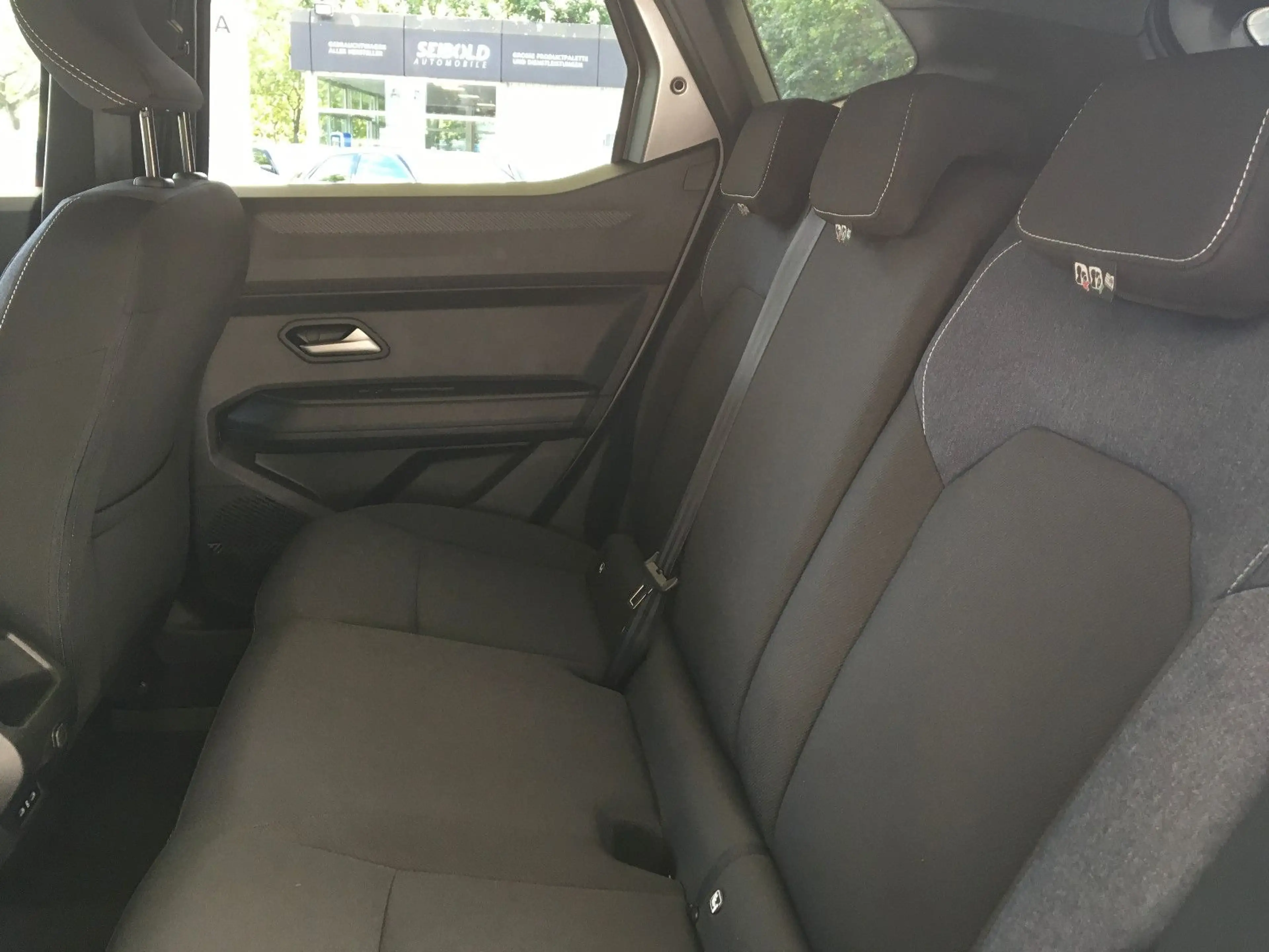 Dacia Duster III TCe 130 Journey/1.Hd/LED/Navi/Temp — photo 11