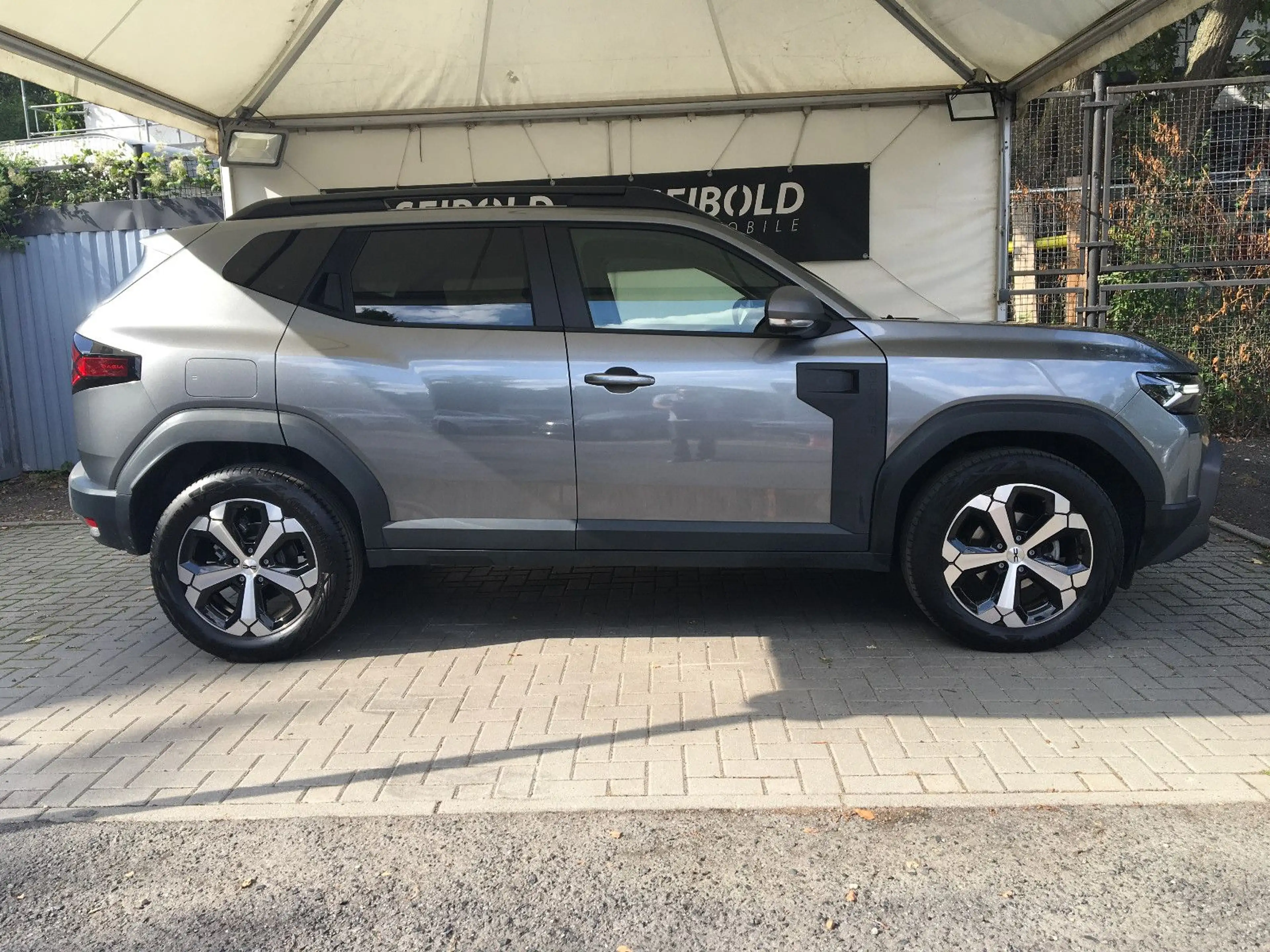 Dacia Duster III TCe 130 Journey/1.Hd/LED/Navi/Temp — photo 4