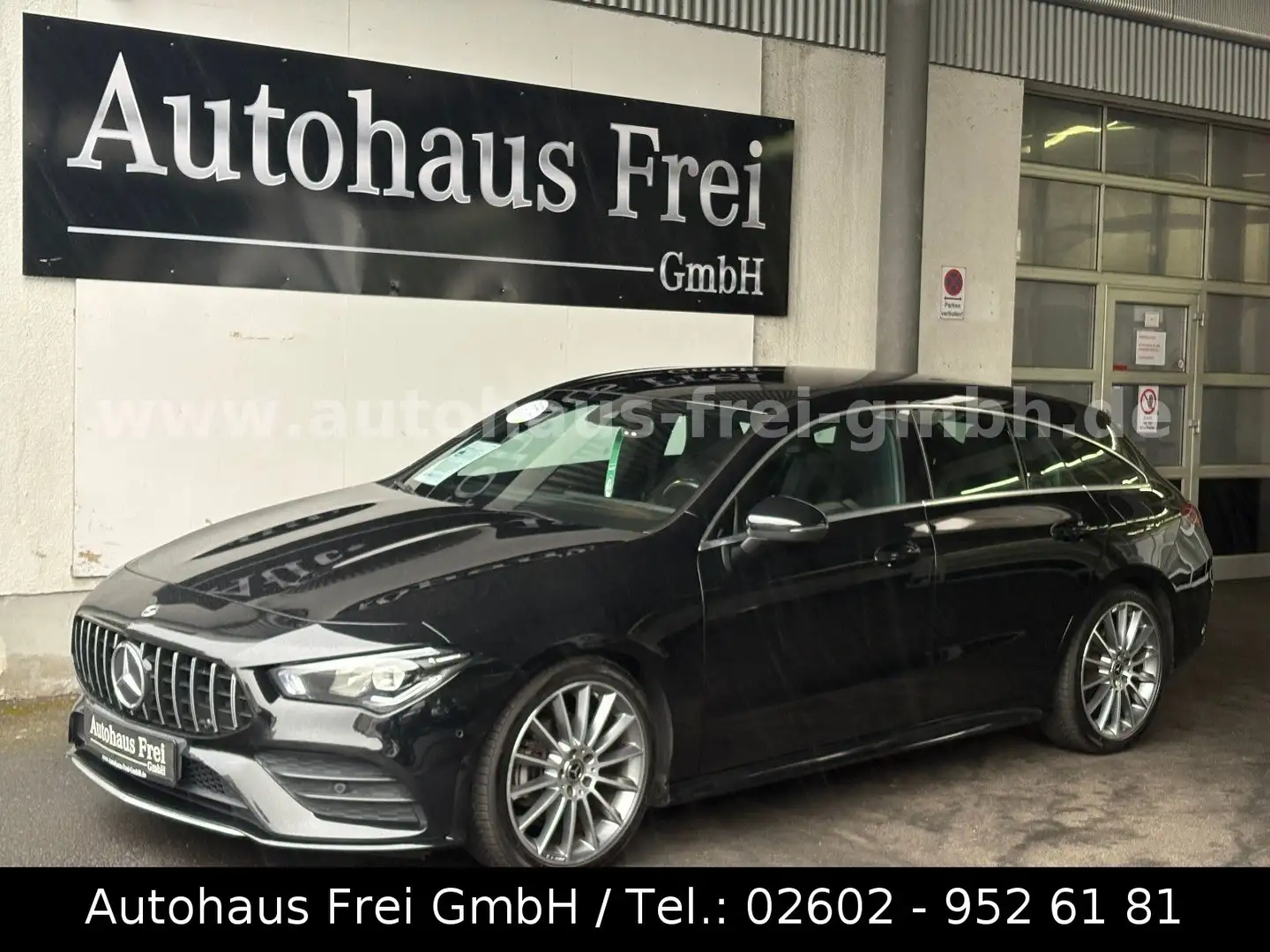Mercedes-Benz CLA 180 *AMG*2.HA.*AMBIENTE*LED*WIDESCREEN* Noir - 1