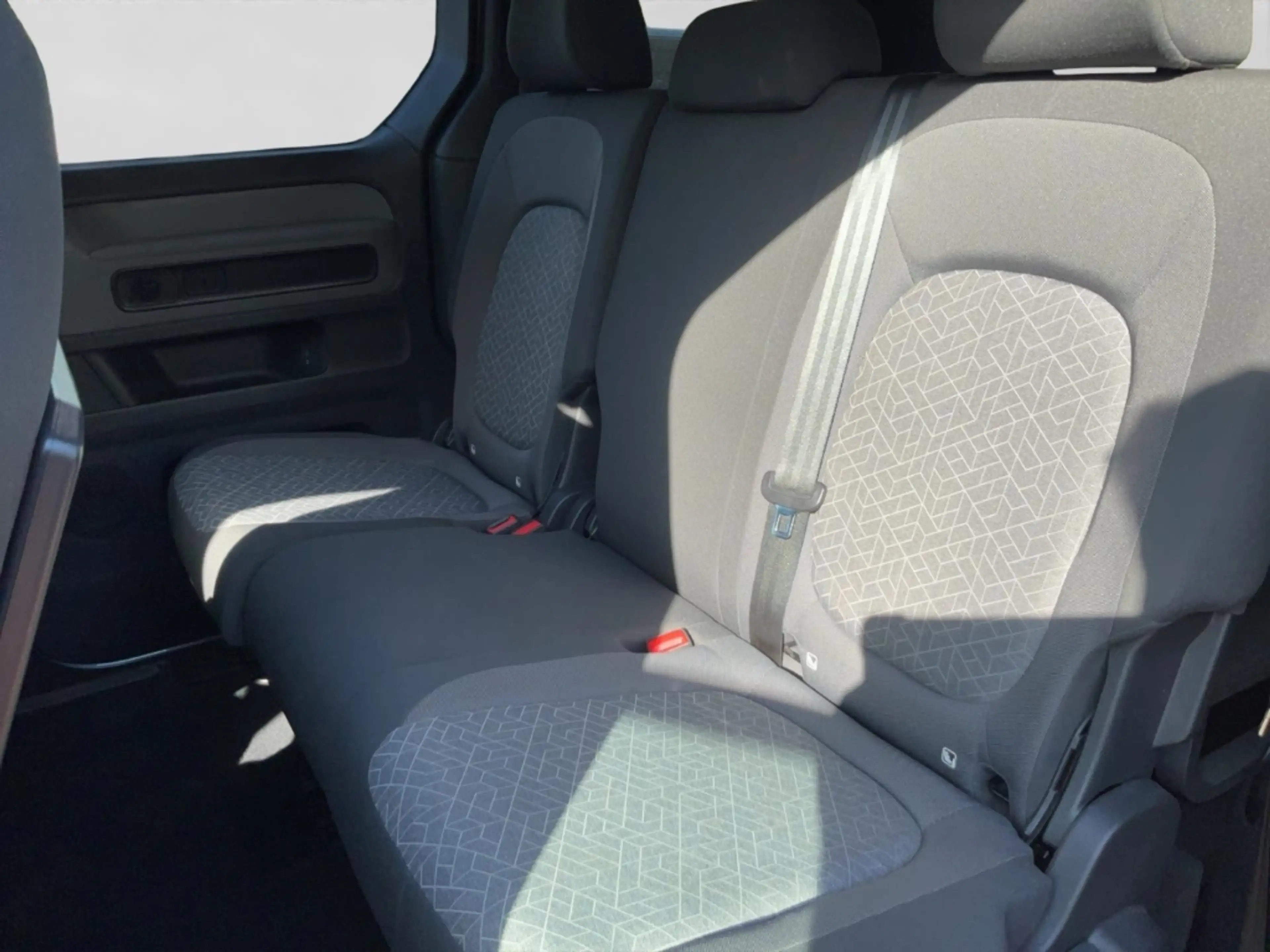 Volkswagen ID. Buzz Pro Matrix-LED AHK PDC Navi ACC Sitzh. — photo 12