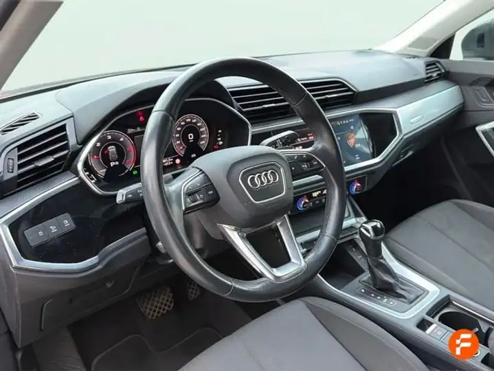 Audi Q3 2021, foto 21