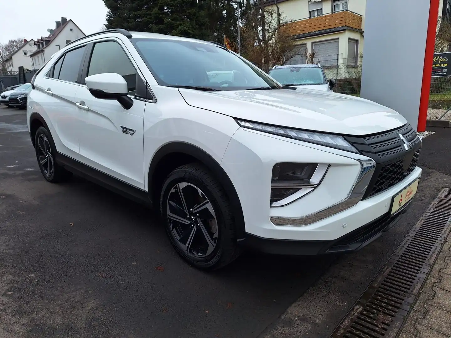 Mitsubishi Eclipse Cross Plug-in Hybrid BASIS 2.4 MIVEC 4WD Wit - 2