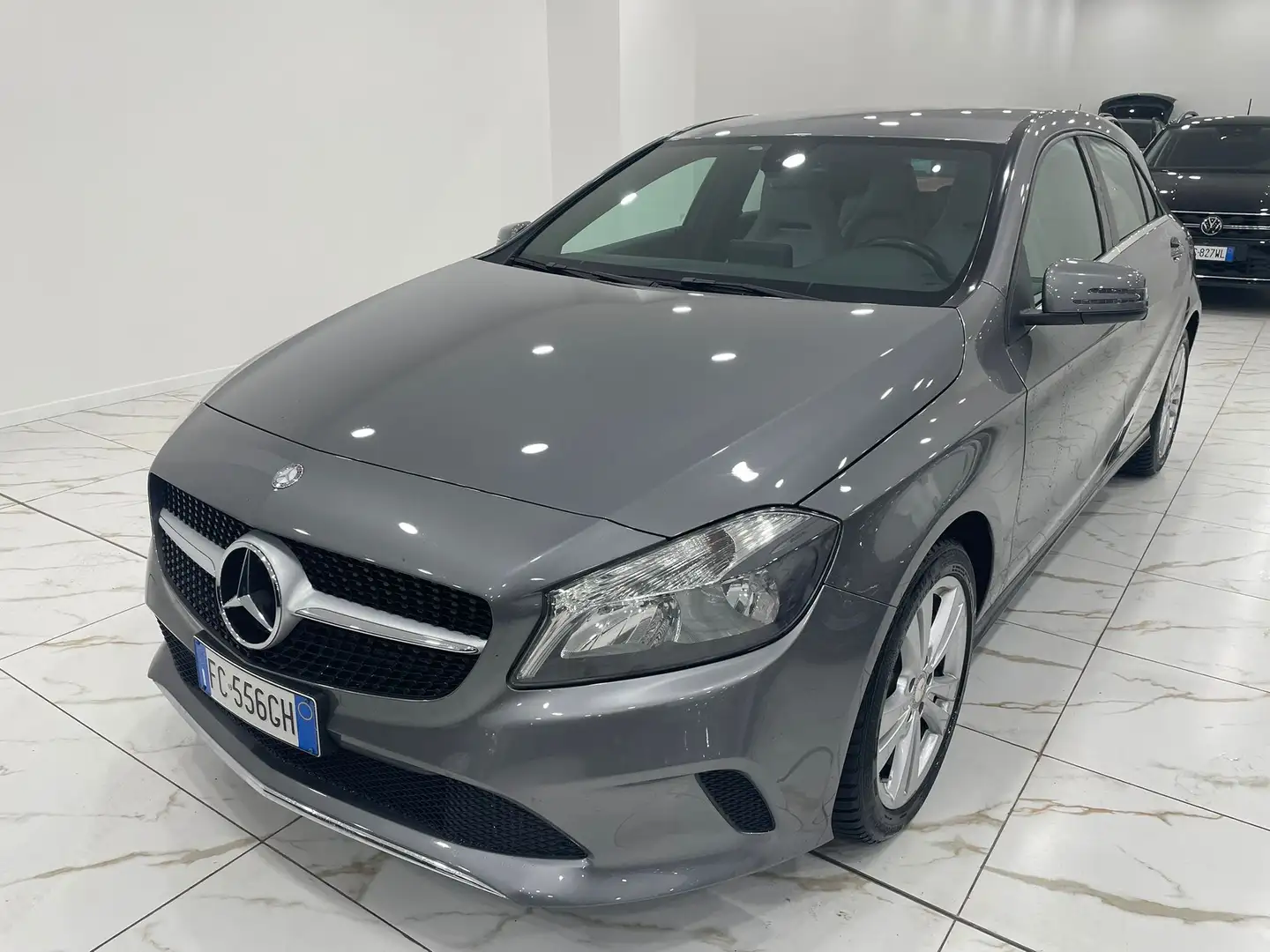 Mercedes-Benz A 180 Classe A - W176 d Sport auto my16 Grau - 1