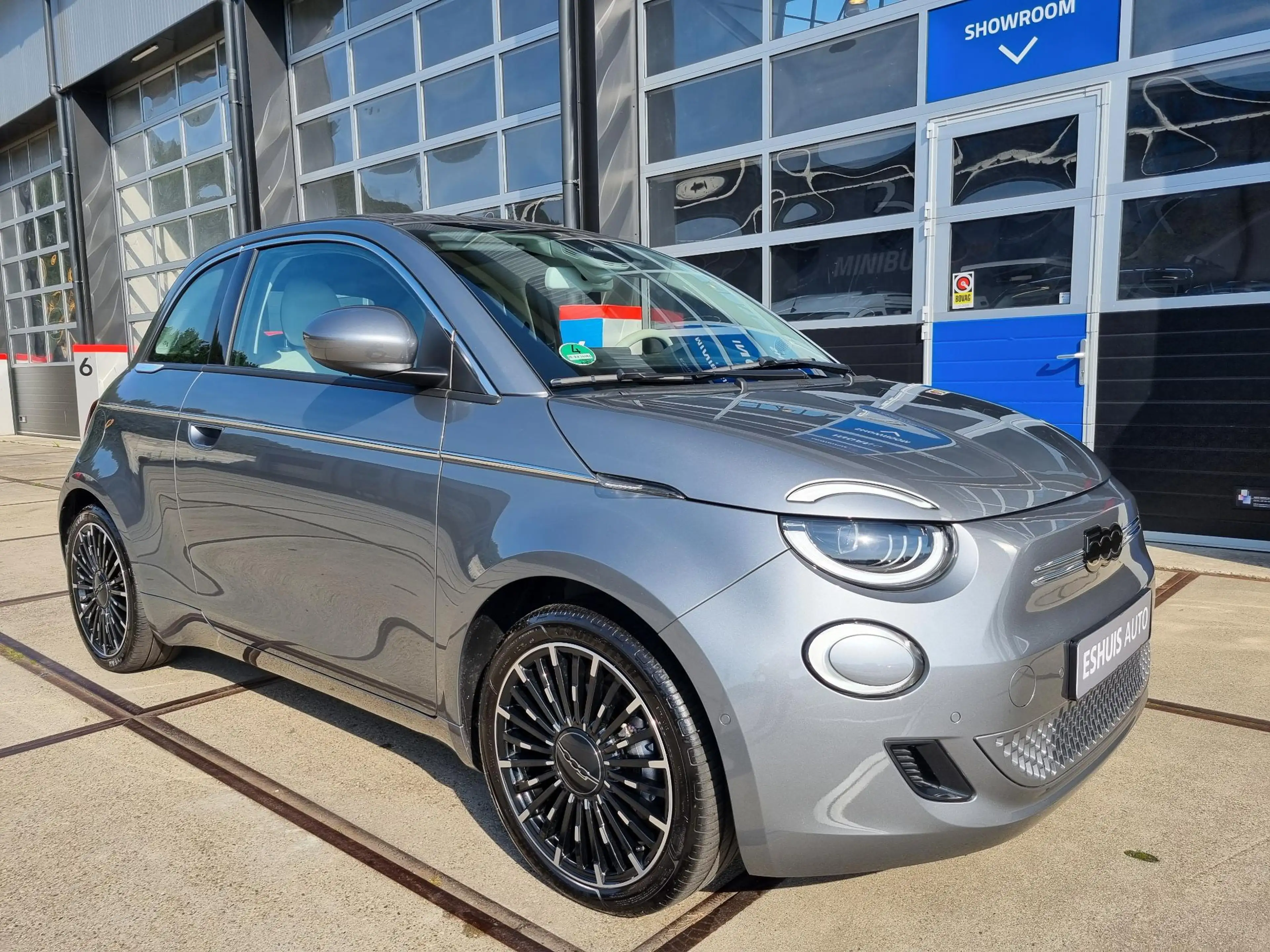 Fiat 500e Cabrio La Prima by Bocelli 42 kWh JBL / 17 INCH / — photo 28