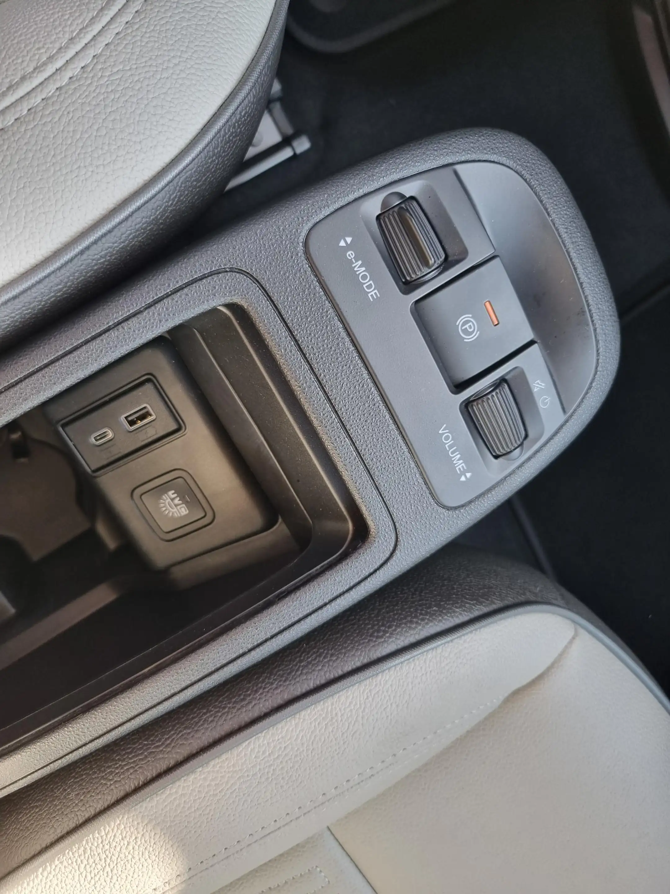 Fiat 500e Cabrio La Prima by Bocelli 42 kWh JBL / 17 INCH / — photo 18