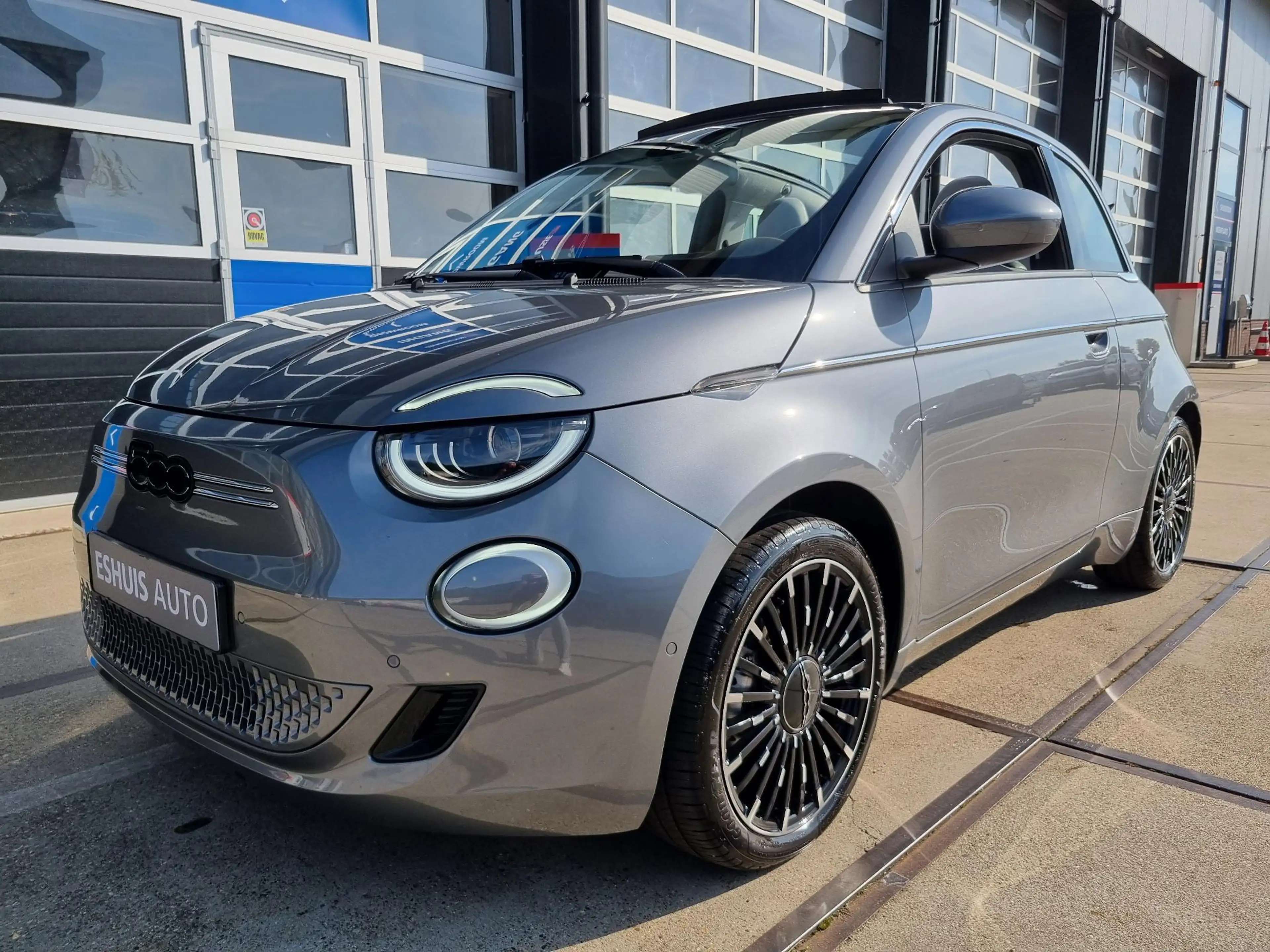 Fiat 500e Cabrio La Prima by Bocelli 42 kWh JBL / 17 INCH / — photo 25