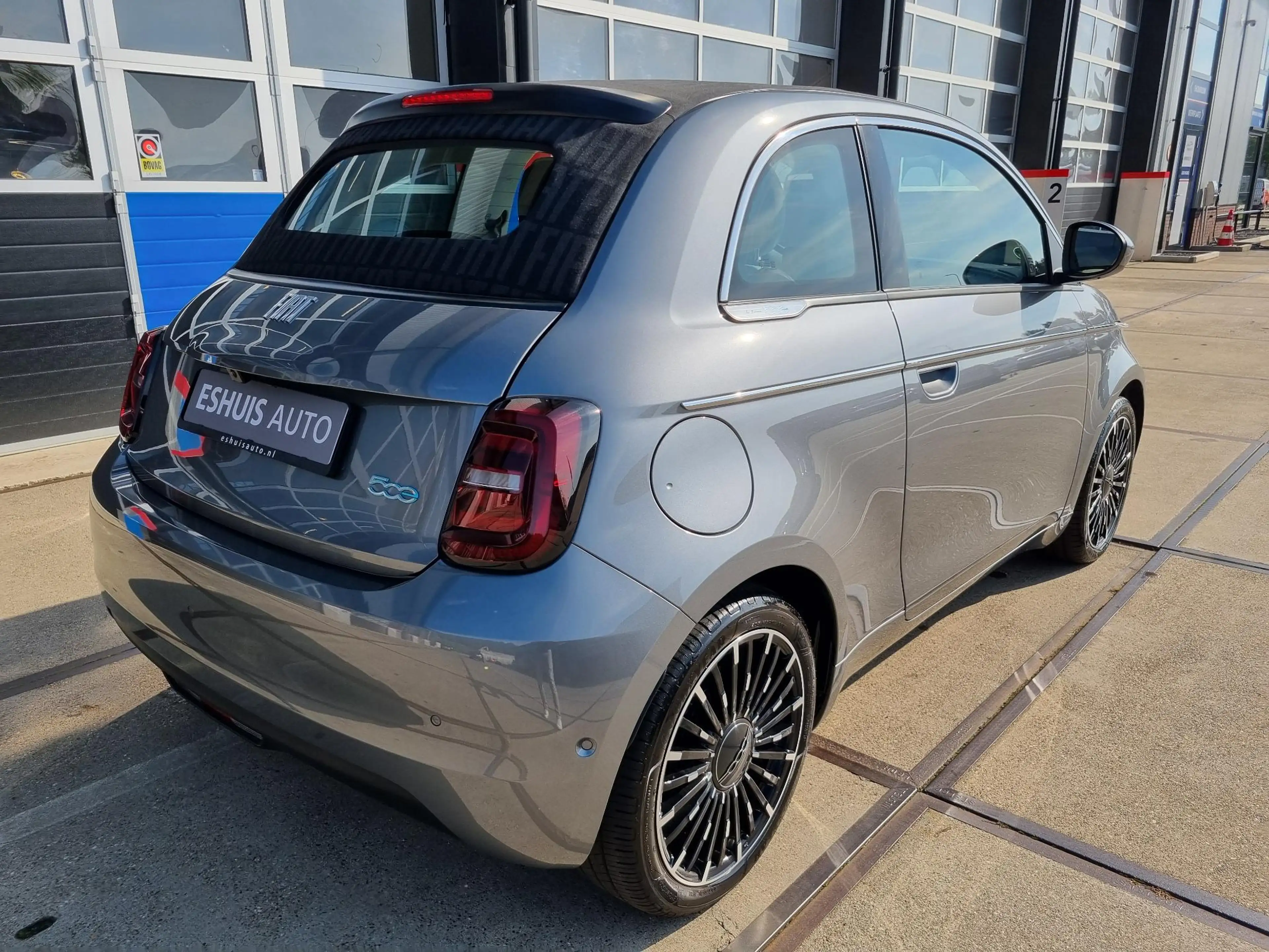 Fiat 500e Cabrio La Prima by Bocelli 42 kWh JBL / 17 INCH / — photo 29