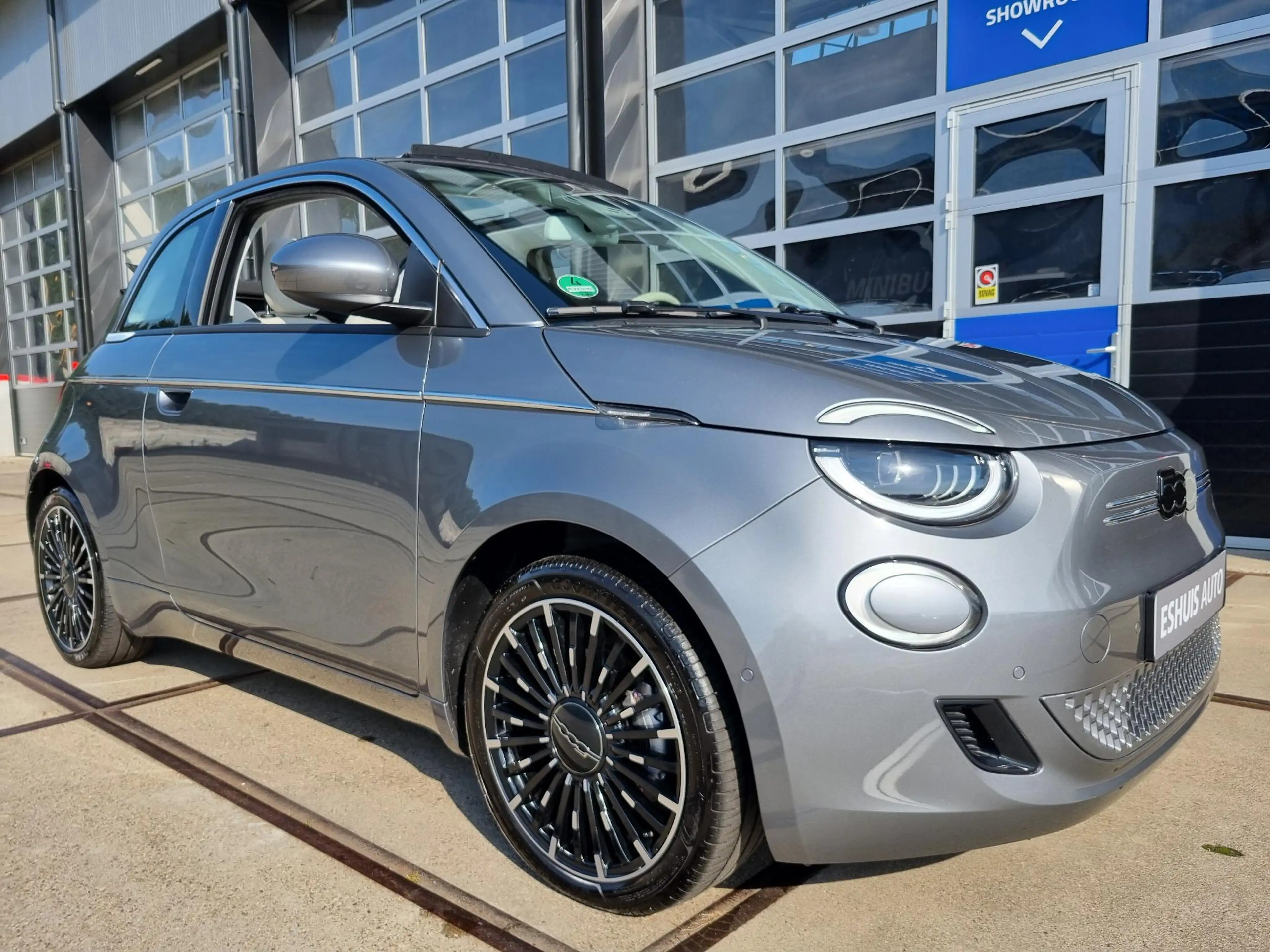 Fiat 500e Cabrio La Prima by Bocelli 42 kWh JBL / 17 INCH / — photo 34