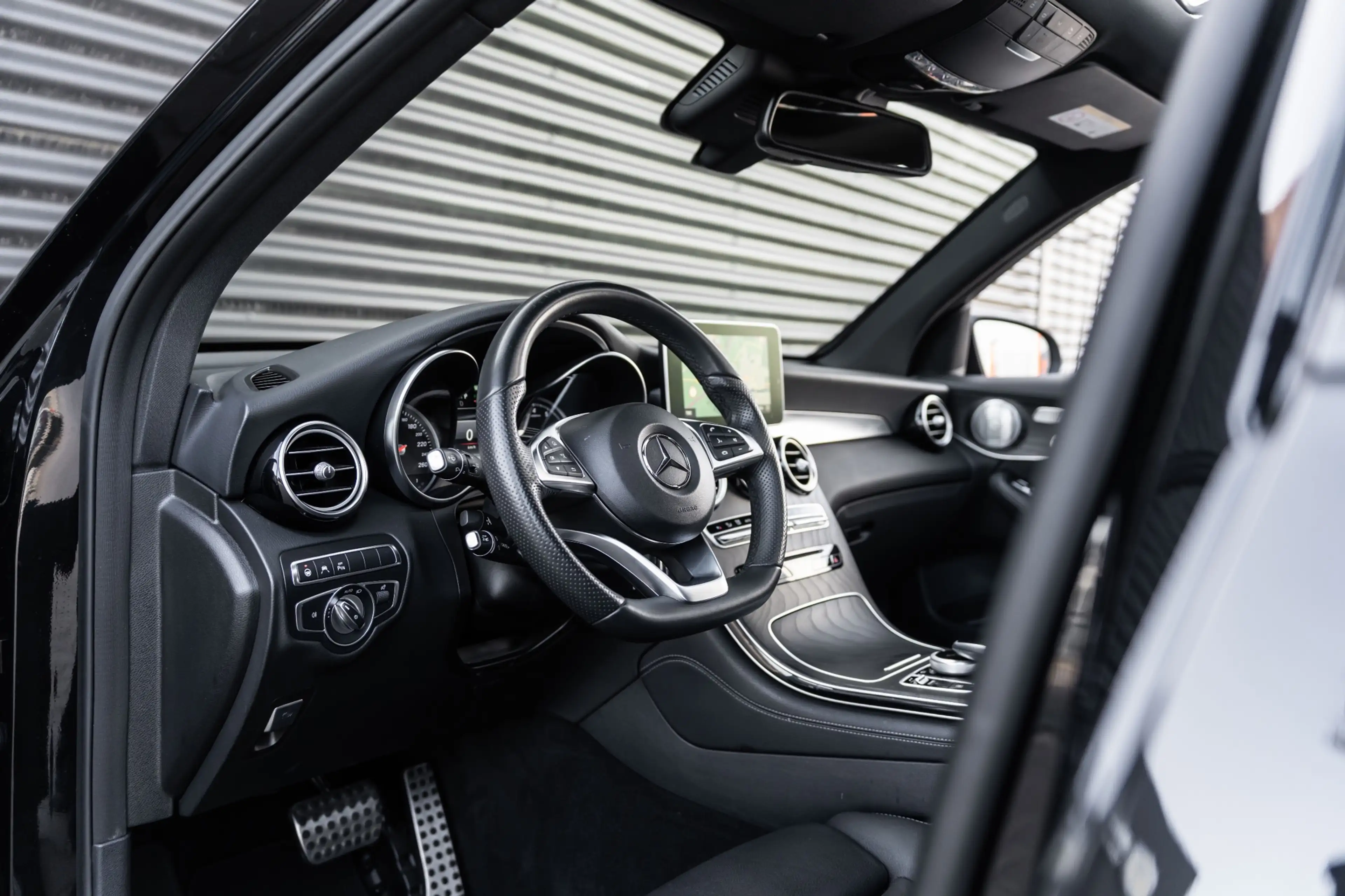 Mercedes-Benz GLC 350 350e 4MATIC AMG / PANO / MEMORY / BURMESTER / CARP — photo 15