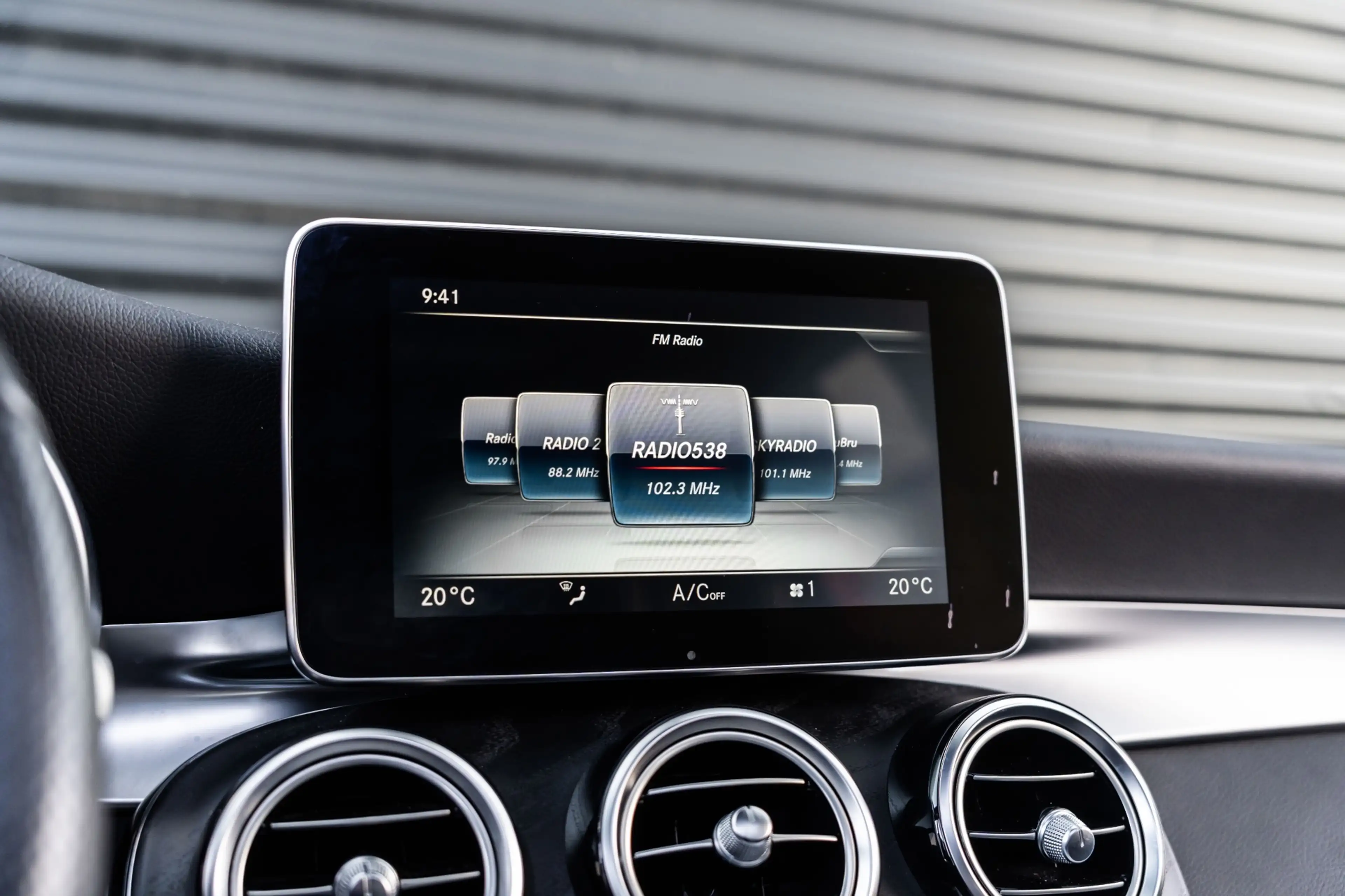Mercedes-Benz GLC 350 350e 4MATIC AMG / PANO / MEMORY / BURMESTER / CARP — photo 37